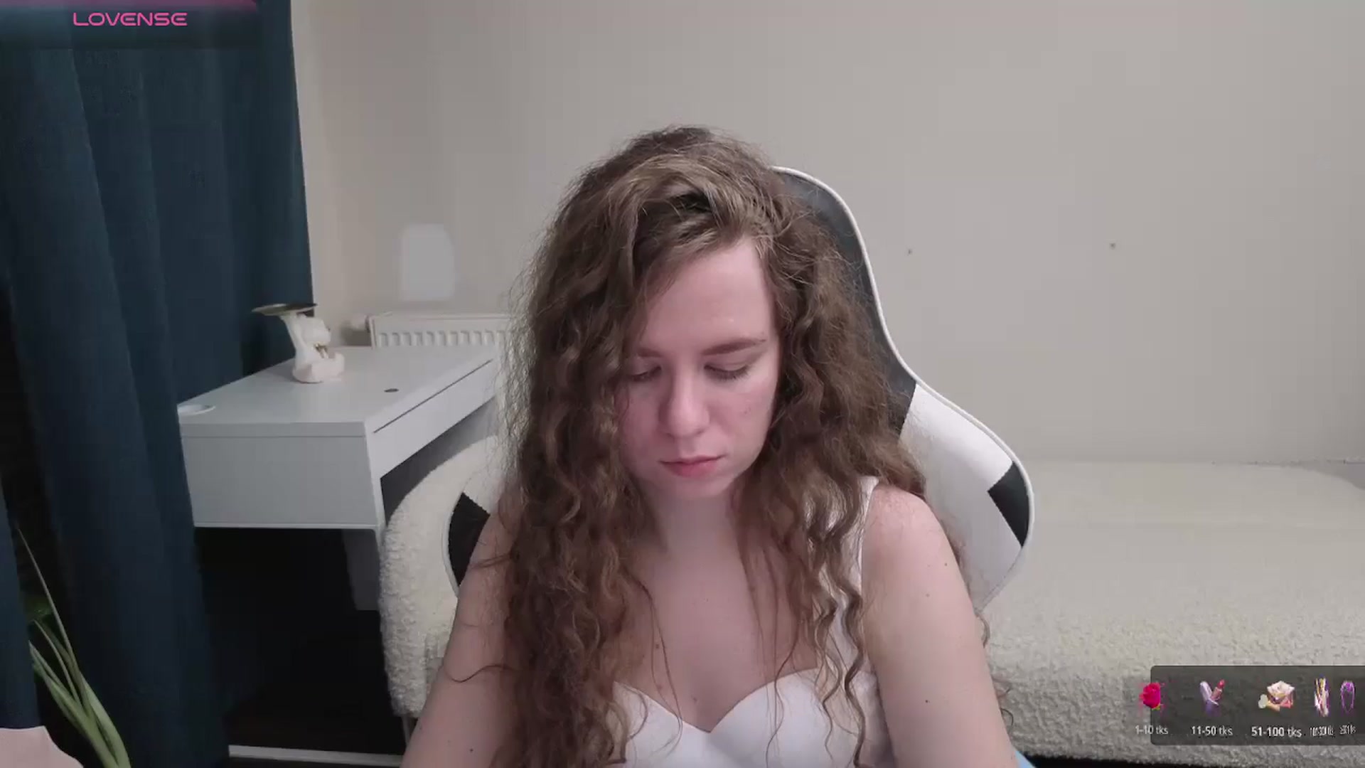 Gallery image thumbnail from BlueFlowerr's myfreecams stream on, 04/09/2026, 18:59 image 19 of 20