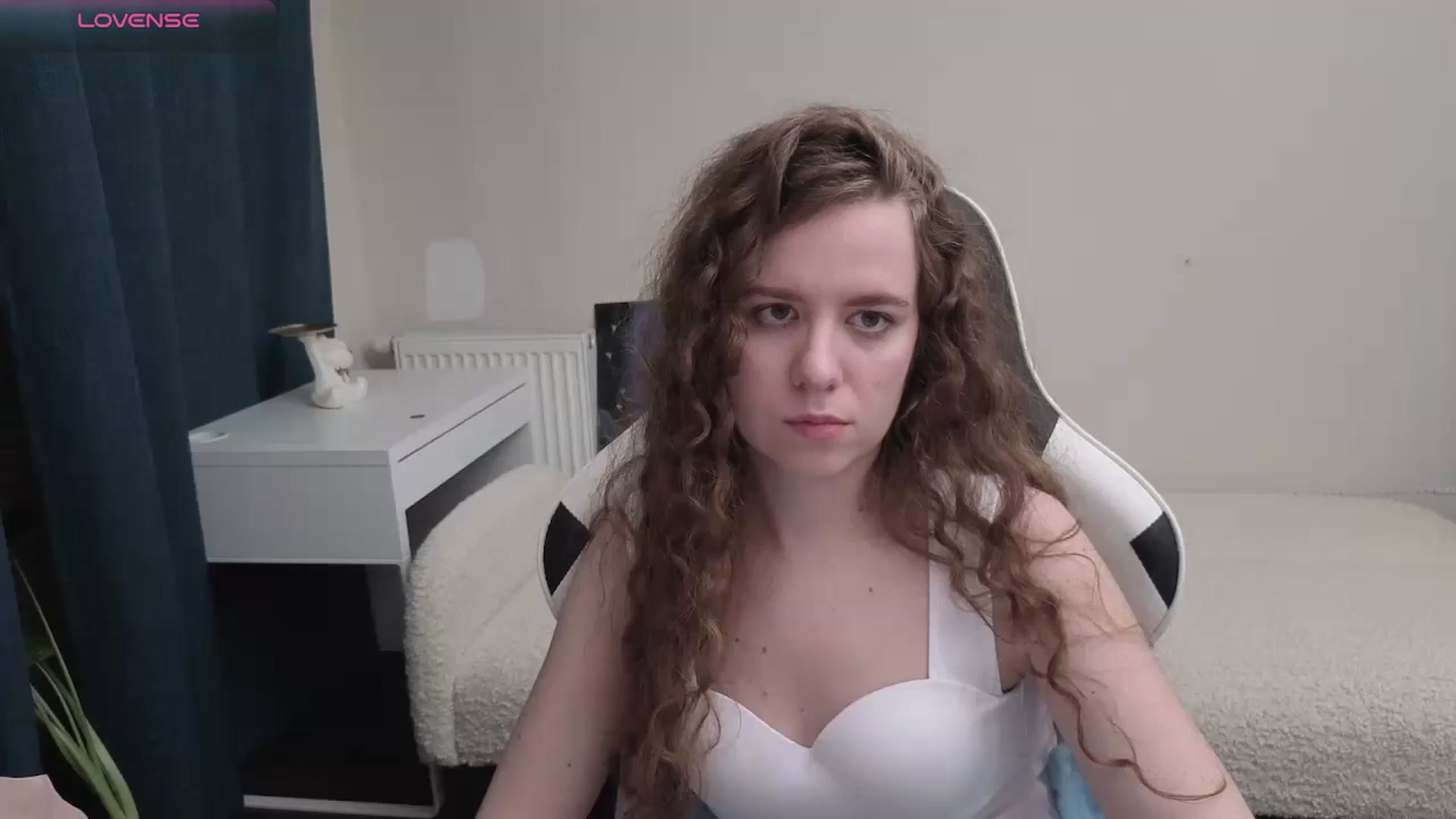 Gallery image thumbnail from BlueFlowerr's myfreecams stream on, 04/09/2026, 18:59 image 3 of 20
