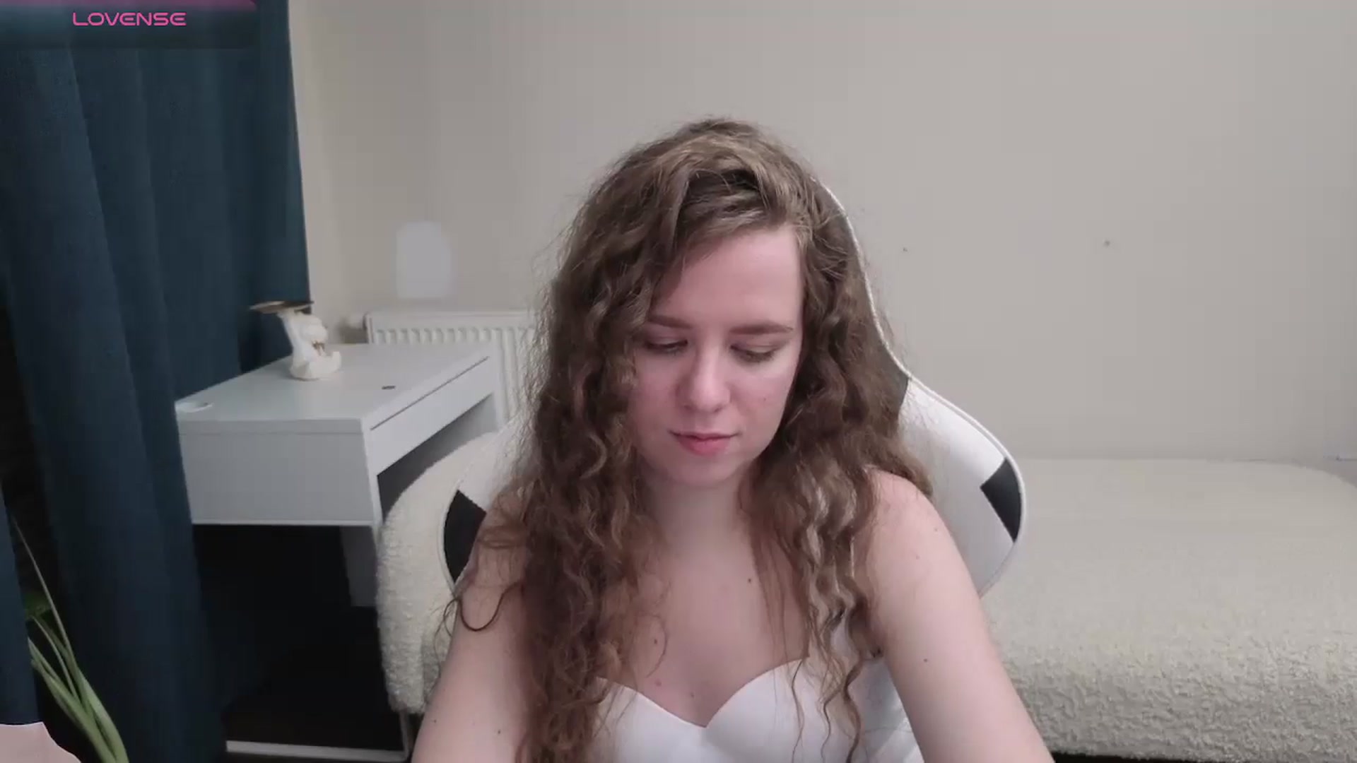Gallery image thumbnail from BlueFlowerr's myfreecams stream on, 04/09/2026, 18:59 image 15 of 20
