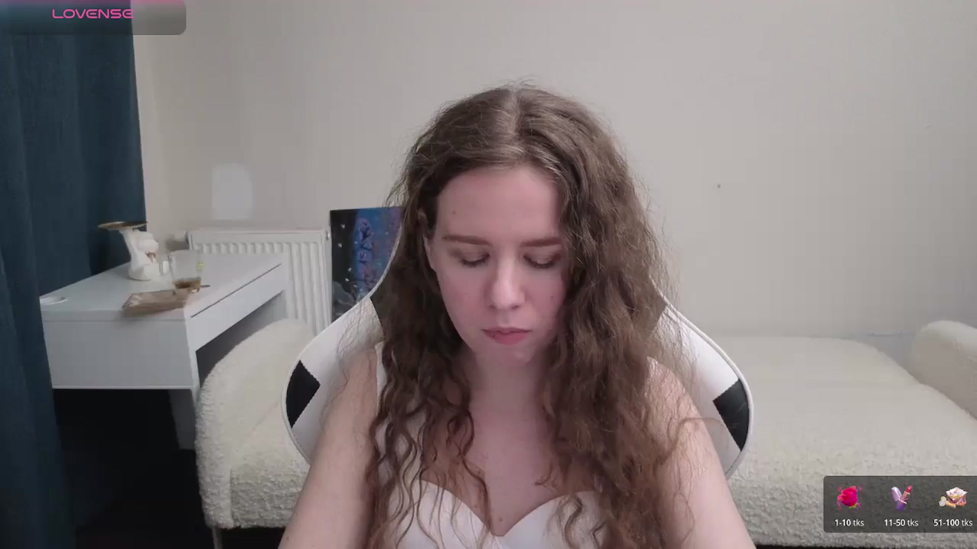 Gallery image thumbnail from BlueFlowerr's myfreecams stream on, 04/09/2026, 21:29 image 13 of 20