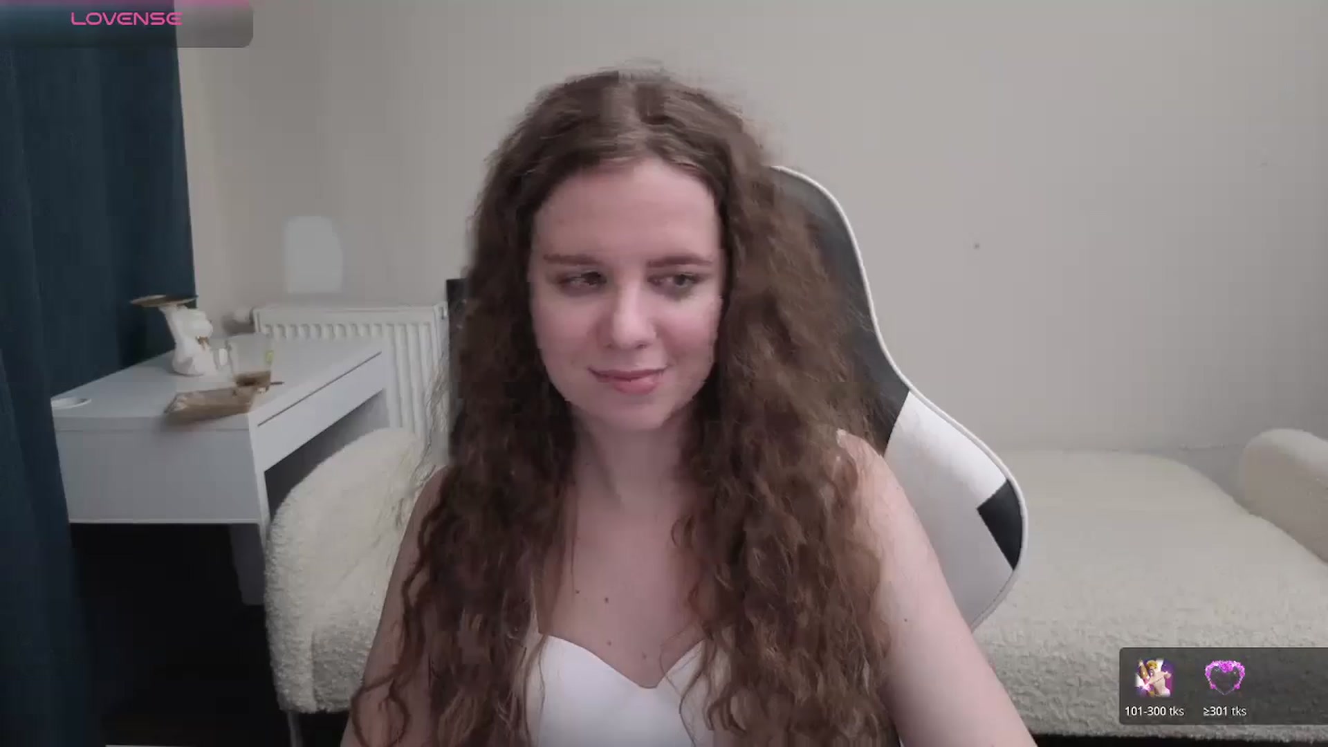 Gallery image thumbnail from BlueFlowerr's myfreecams stream on, 04/09/2026, 21:29 image 9 of 20