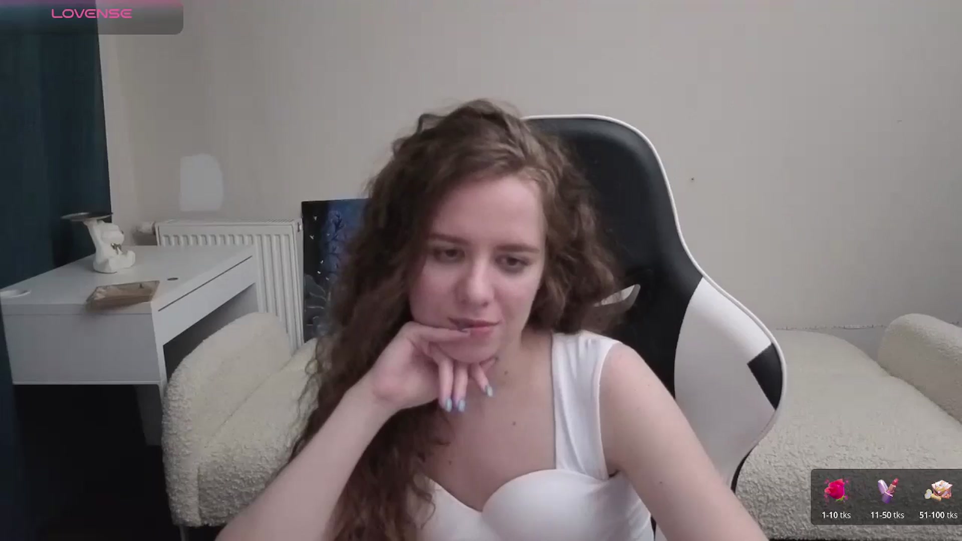 Gallery image thumbnail from BlueFlowerr's myfreecams stream on, 04/09/2026, 23:49 image 7 of 20