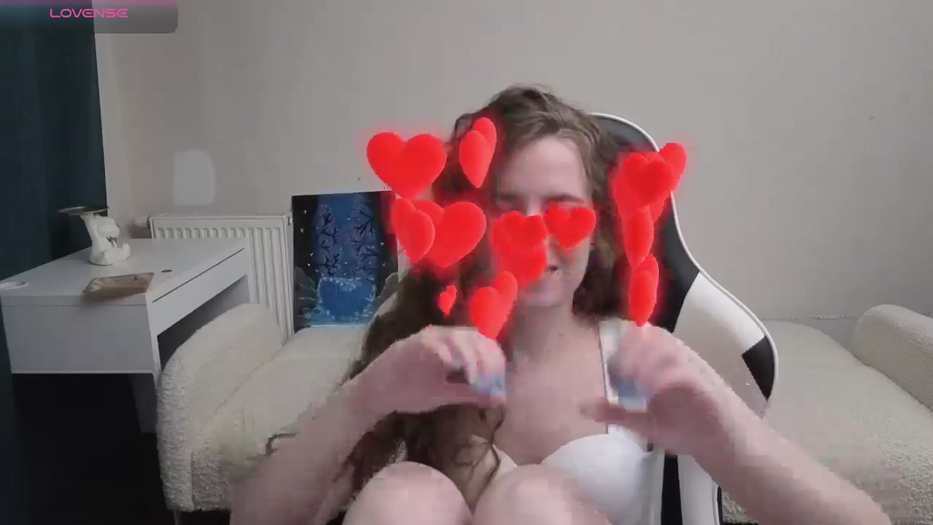Gallery image thumbnail from BlueFlowerr's myfreecams stream on, 04/09/2026, 23:49 image 17 of 20