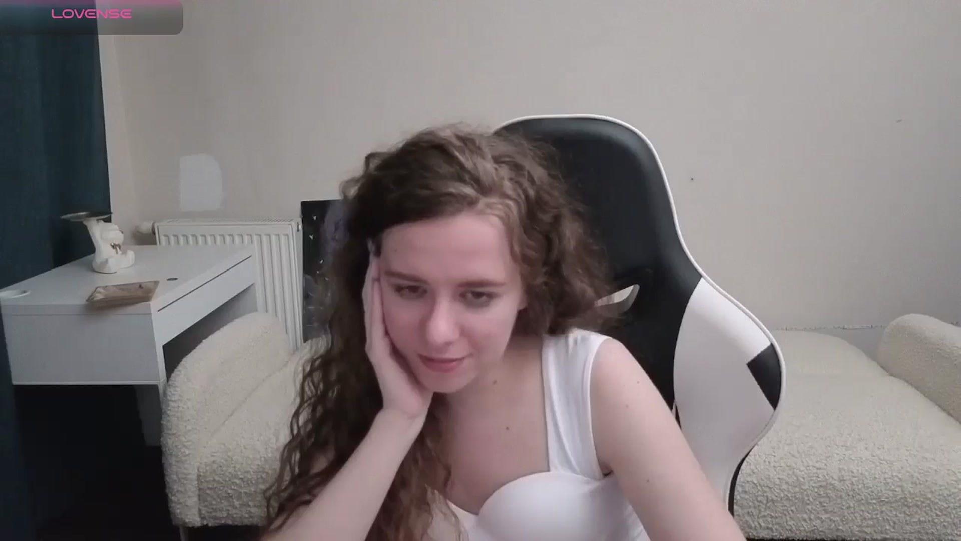 Gallery image thumbnail from BlueFlowerr's myfreecams stream on, 04/09/2026, 23:49 image 9 of 20