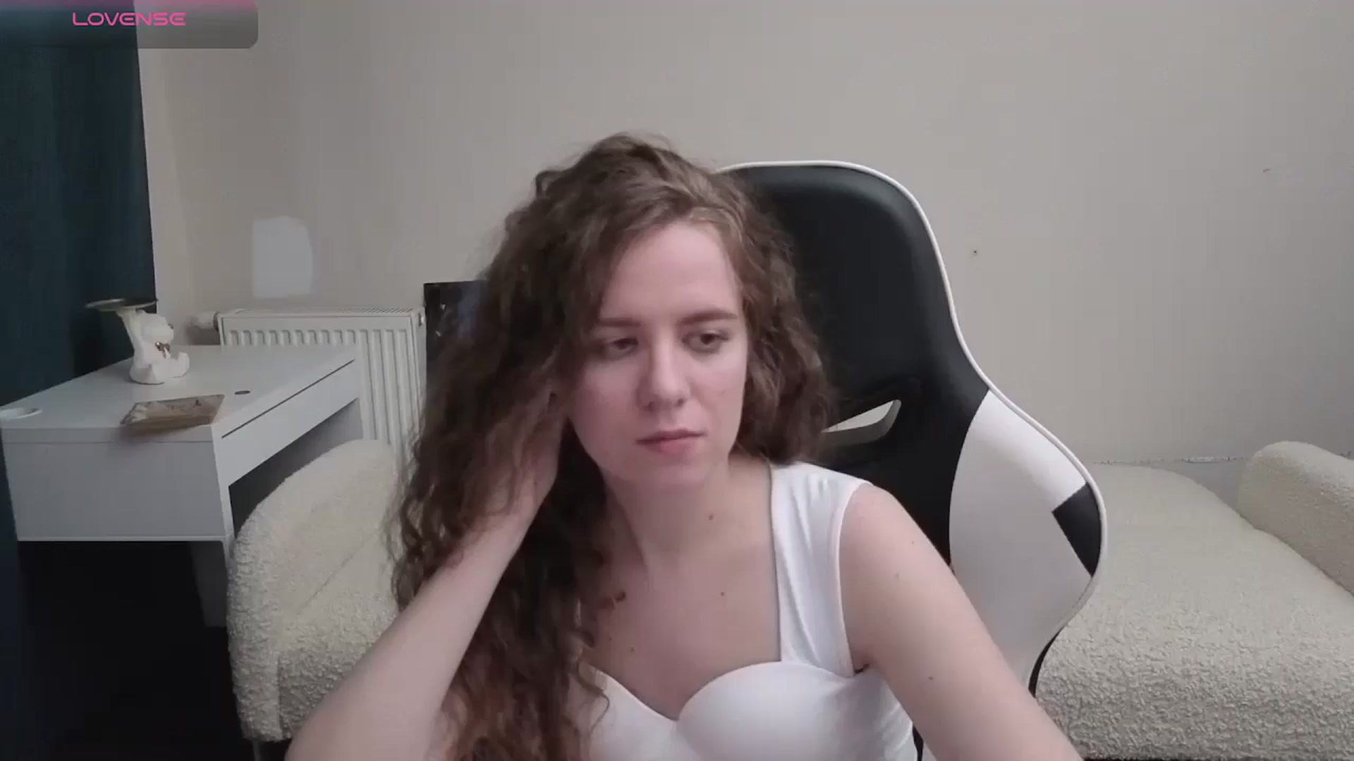 Gallery image thumbnail from BlueFlowerr's myfreecams stream on, 04/09/2026, 23:49 image 3 of 20