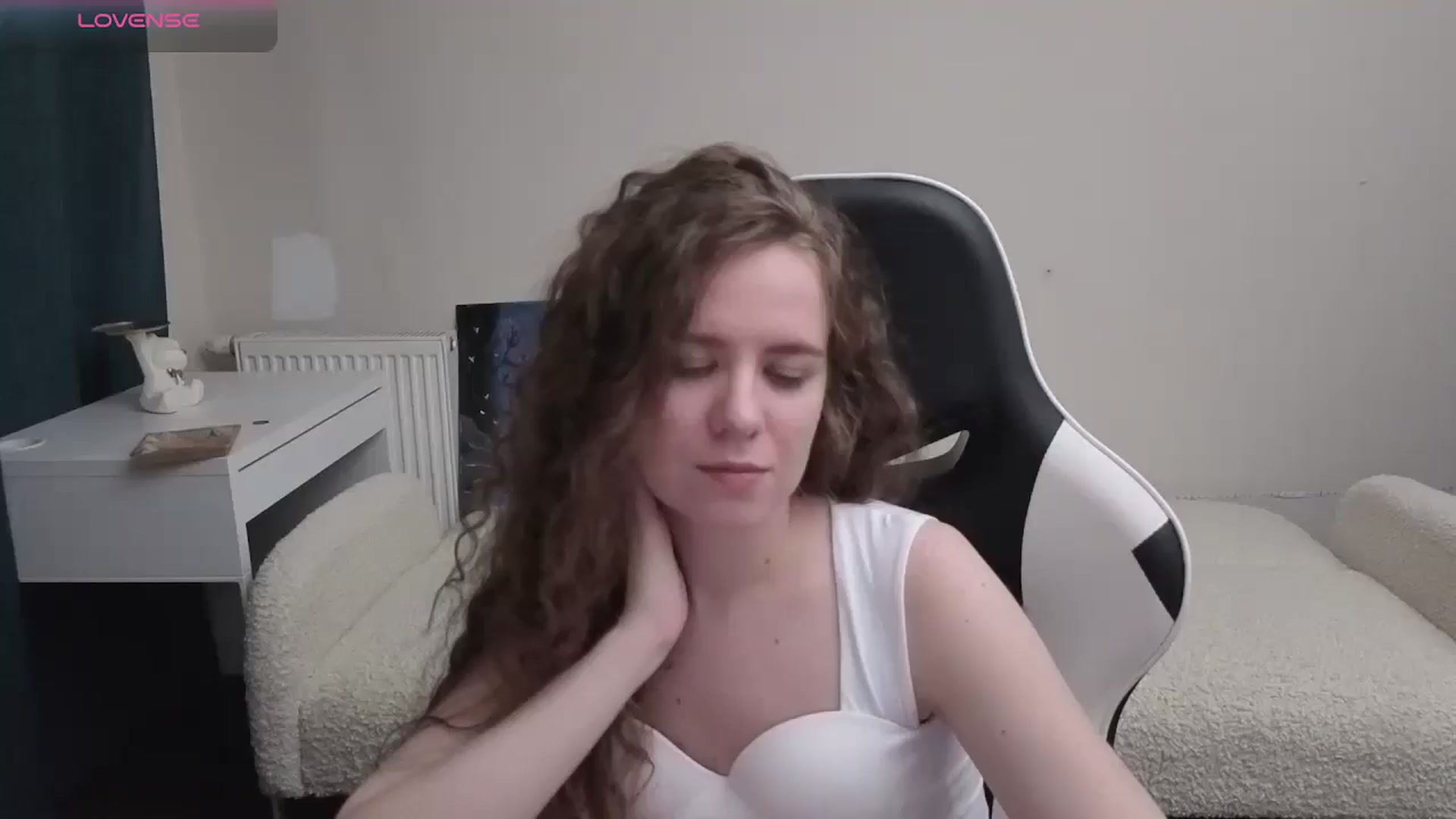 Gallery image thumbnail from BlueFlowerr's myfreecams stream on, 04/09/2026, 23:49 image 4 of 20