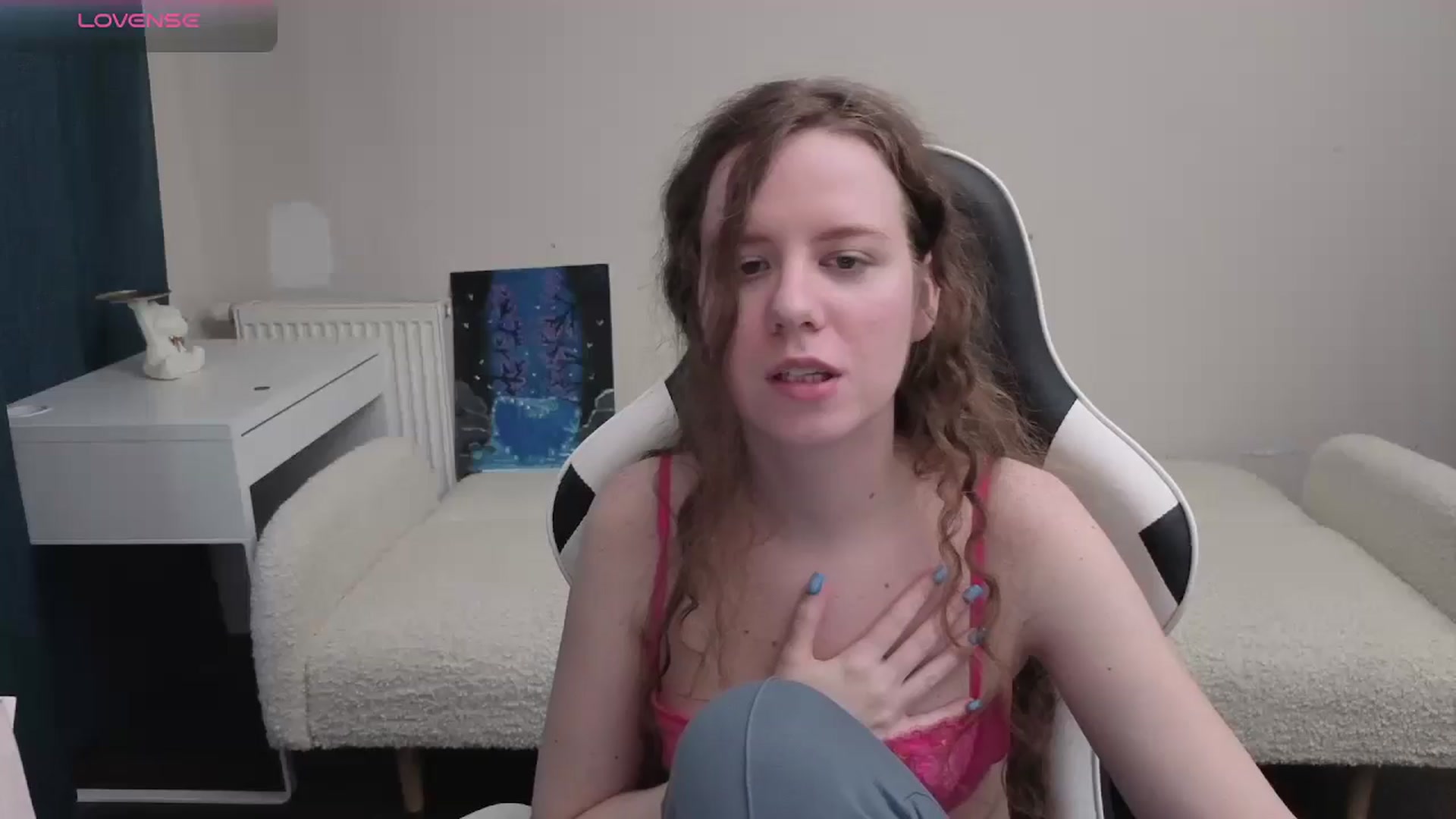 Gallery image thumbnail from BlueFlowerr's myfreecams stream on, 04/10/2026, 17:08 image 5 of 20