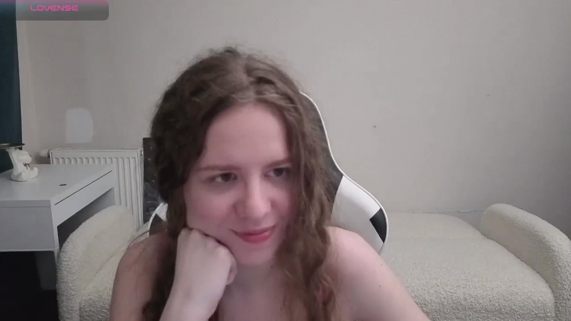 Gallery image thumbnail from BlueFlowerr's myfreecams stream on, 04/10/2026, 22:52 image 14 of 20