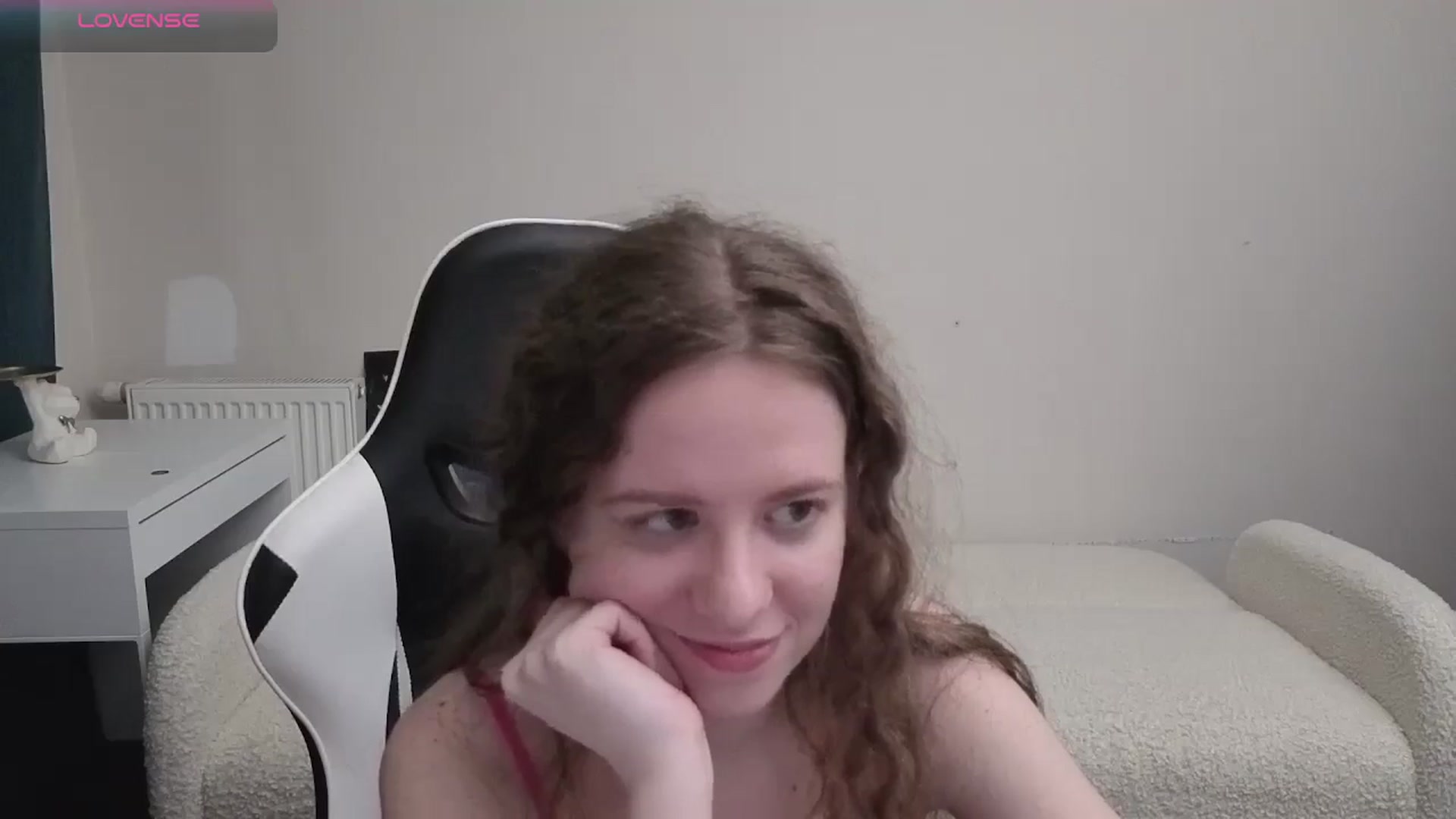 Gallery image thumbnail from BlueFlowerr's myfreecams stream on, 04/11/2026, 01:01 image 13 of 20