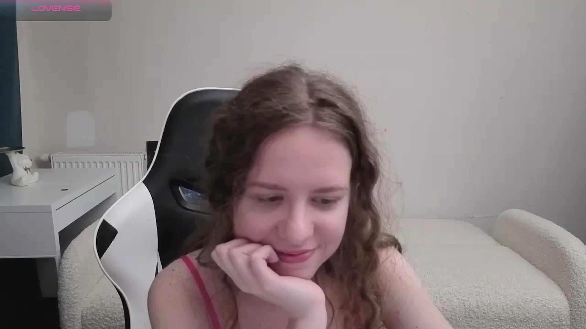 Gallery image thumbnail from BlueFlowerr's myfreecams stream on, 04/11/2026, 01:01 image 10 of 20