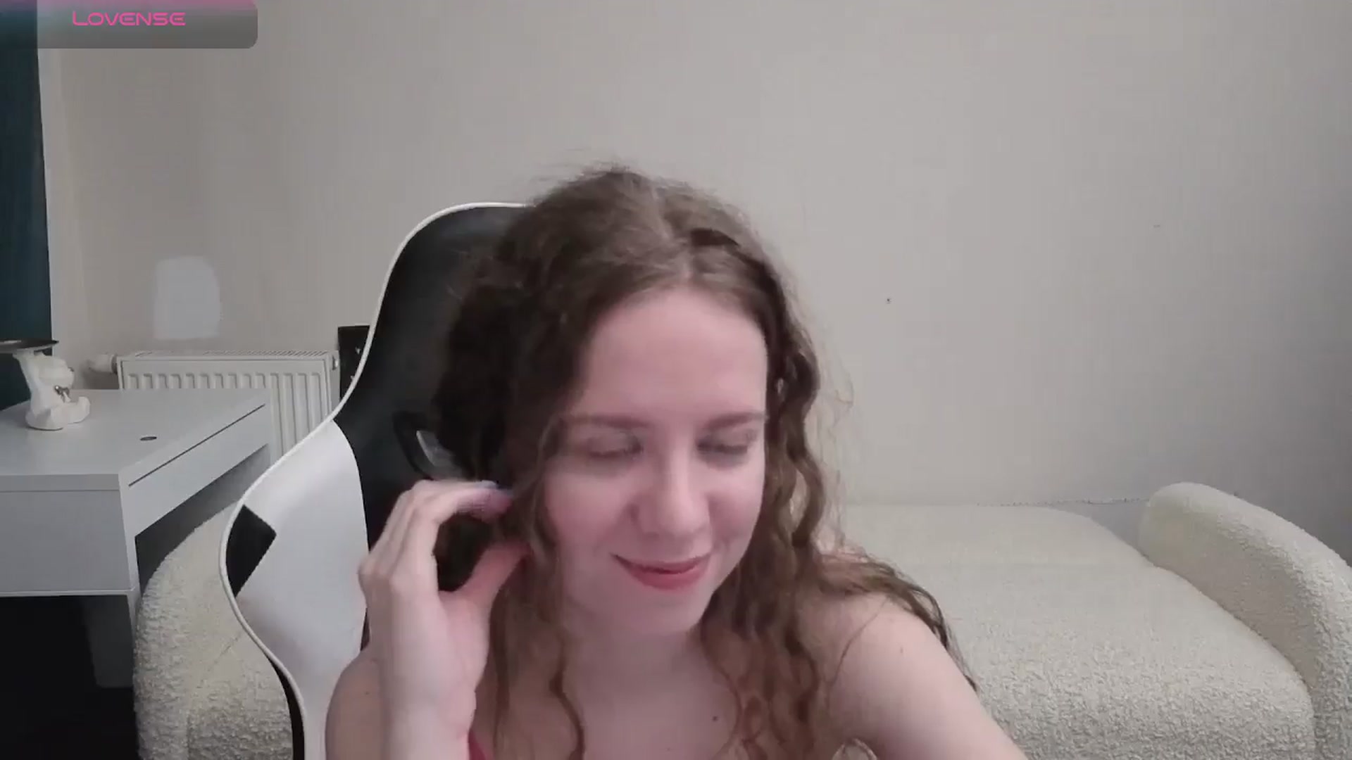 Gallery image thumbnail from BlueFlowerr's myfreecams stream on, 04/11/2026, 01:01 image 15 of 20