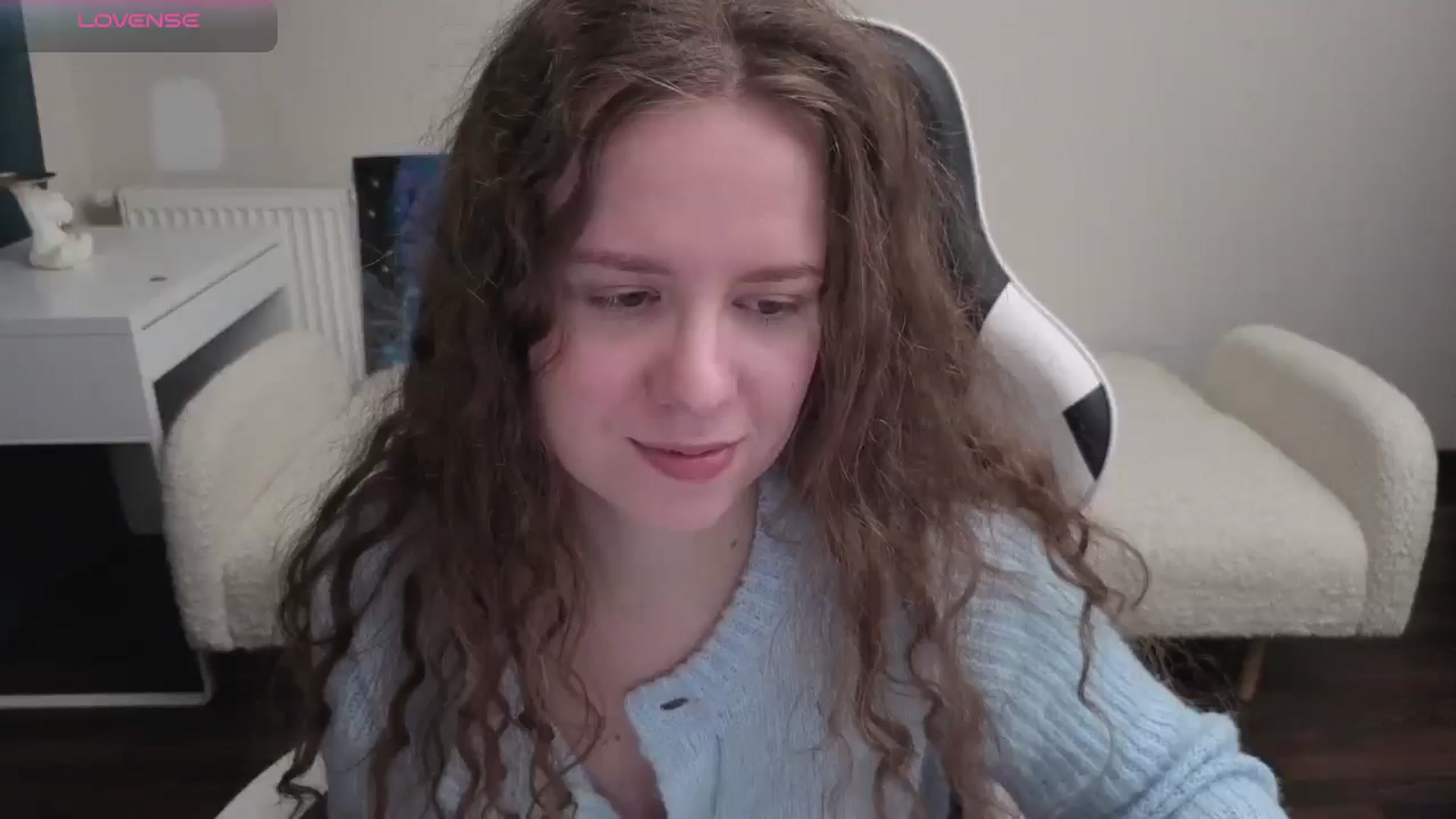 Gallery image thumbnail from BlueFlowerr's myfreecams stream on, 04/11/2026, 18:42 image 13 of 20