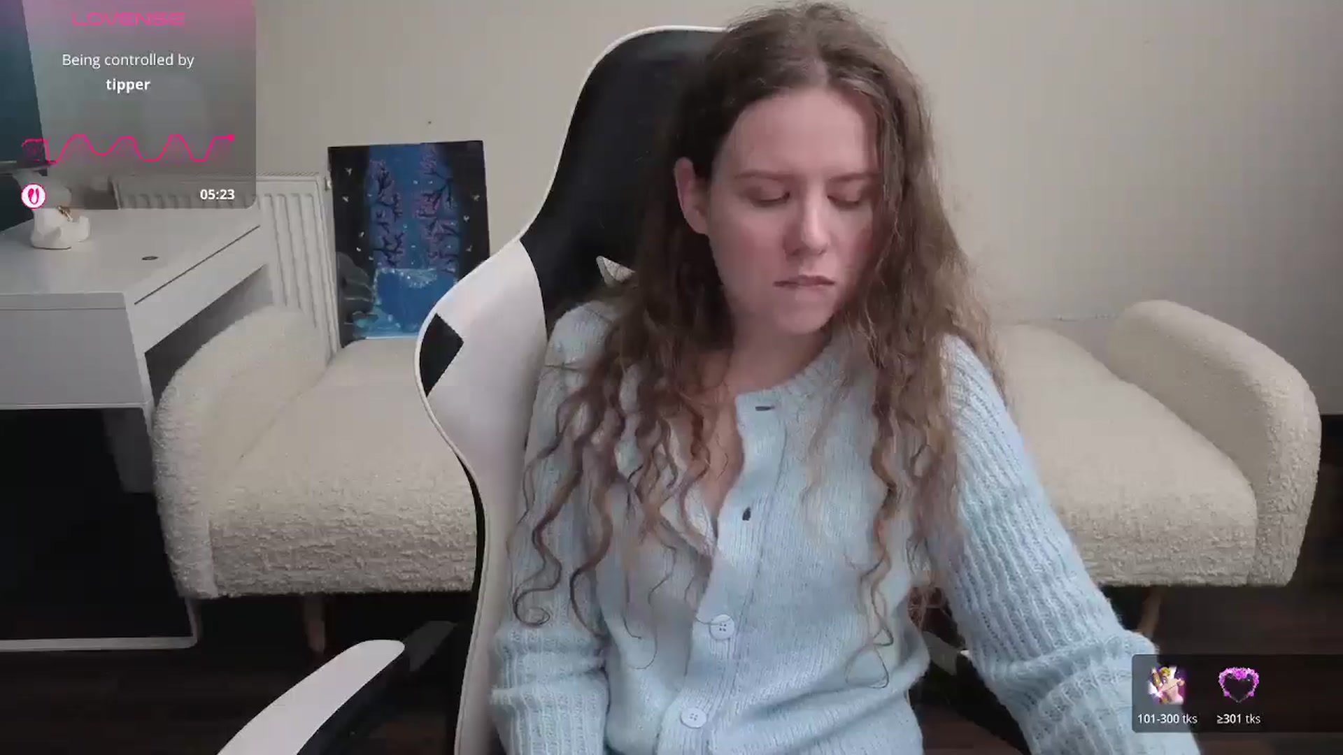 Gallery image thumbnail from BlueFlowerr's myfreecams stream on, 04/11/2026, 18:42 image 16 of 20