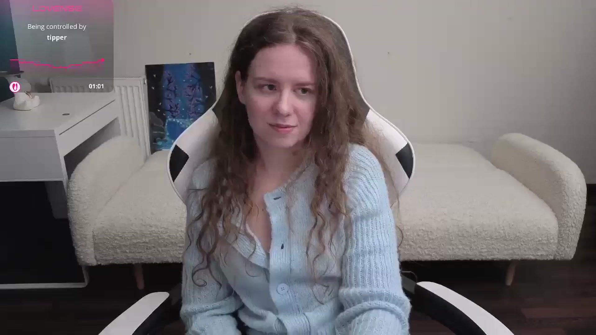 Gallery image thumbnail from BlueFlowerr's myfreecams stream on, 04/11/2026, 18:42 image 18 of 20