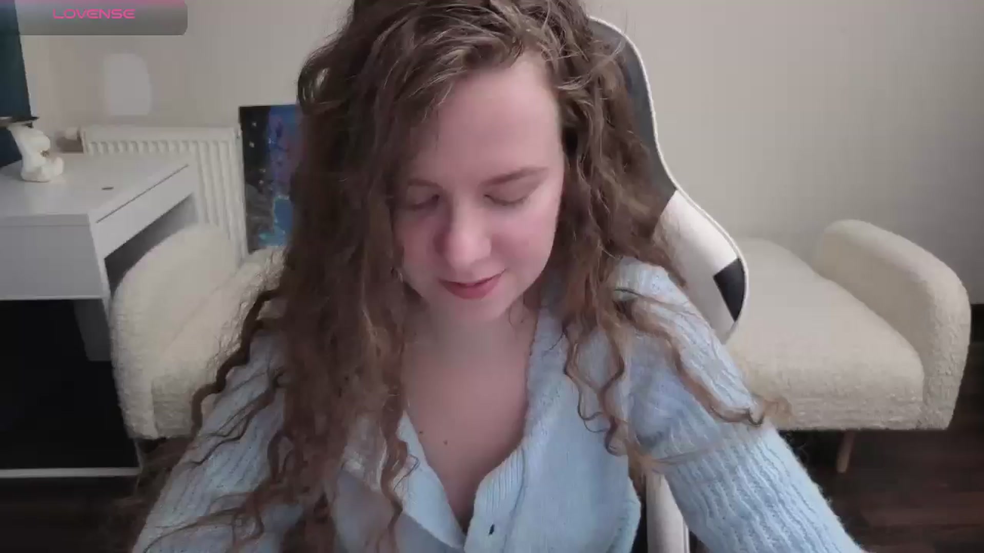 Gallery image thumbnail from BlueFlowerr's myfreecams stream on, 04/11/2026, 18:42 image 10 of 20