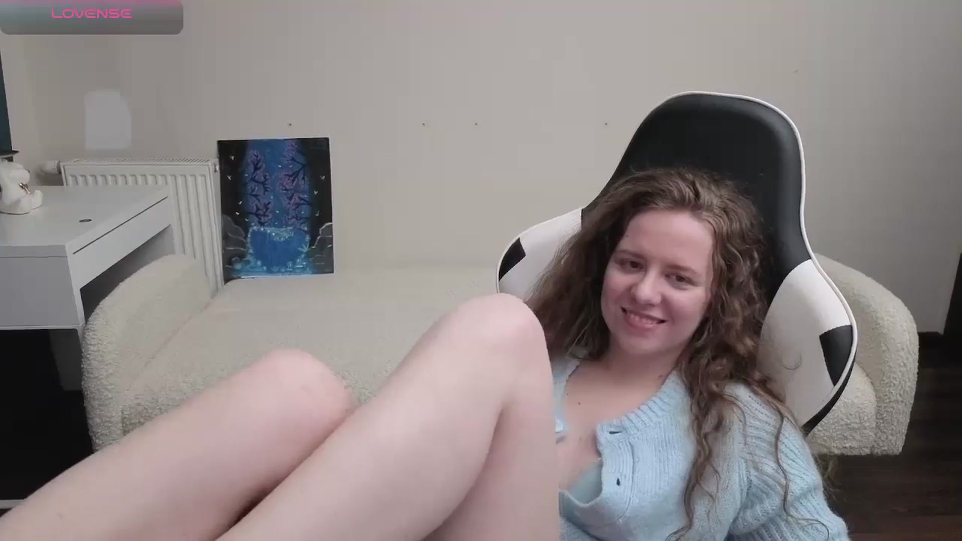 Gallery image thumbnail from BlueFlowerr's myfreecams stream on, 04/11/2026, 21:47 image 19 of 20