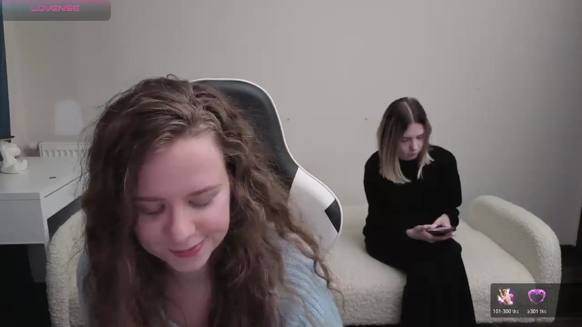 Gallery image thumbnail from BlueFlowerr's myfreecams stream on, 04/12/2026, 24:02 image 17 of 20