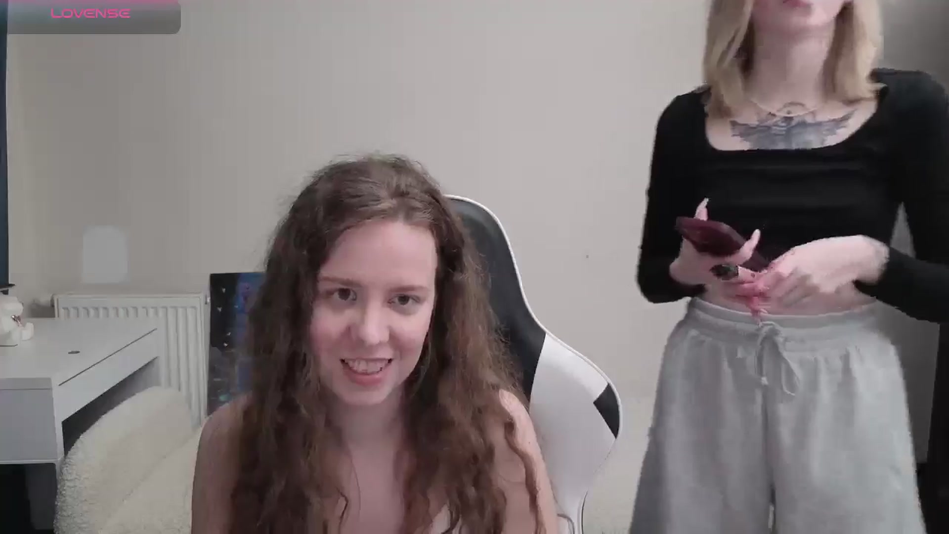 Gallery image thumbnail from BlueFlowerr's myfreecams stream on, 04/12/2026, 23:13 image 9 of 20