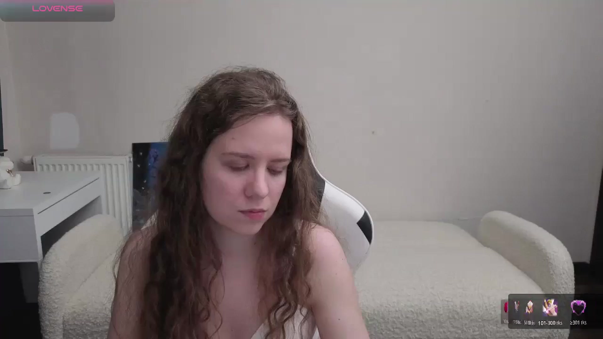 Gallery image thumbnail from BlueFlowerr's myfreecams stream on, 04/12/2026, 23:13 image 2 of 20