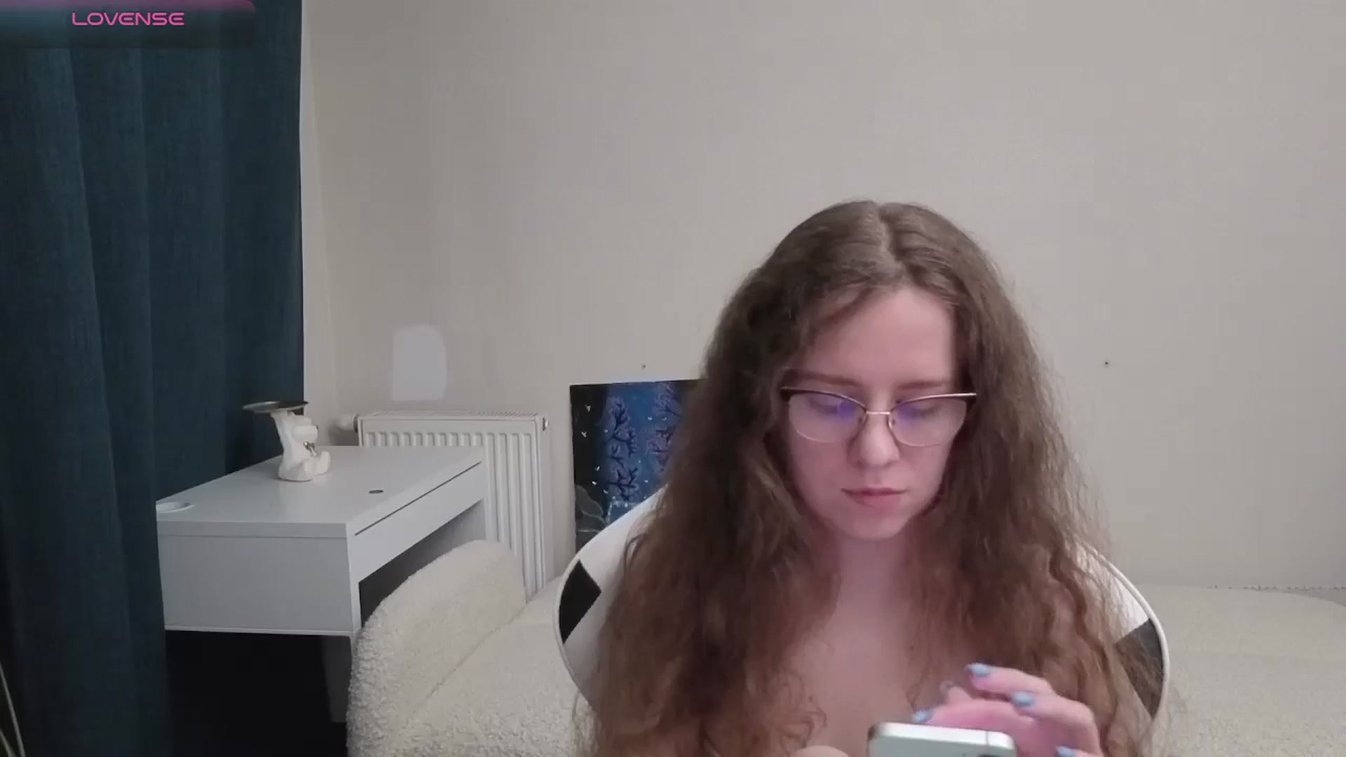 Gallery image thumbnail from BlueFlowerr's myfreecams stream on, 04/13/2026, 18:23 image 20 of 20