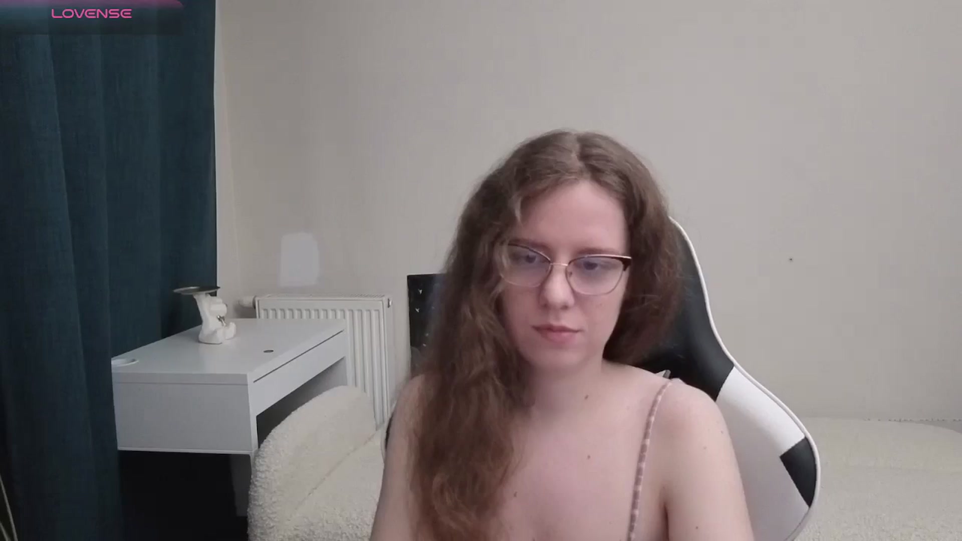 Gallery image thumbnail from BlueFlowerr's myfreecams stream on, 04/13/2026, 18:23 image 15 of 20