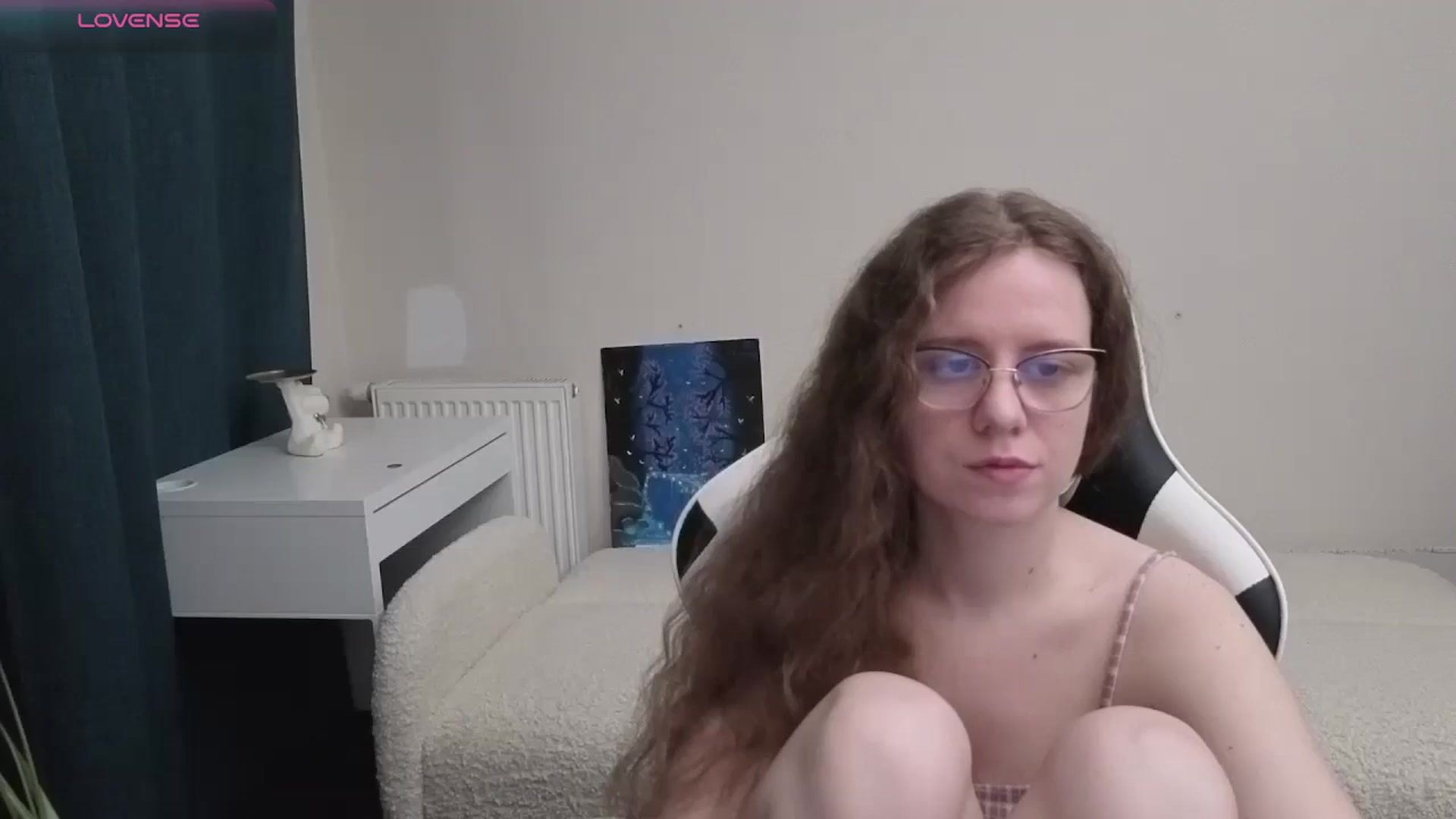 Gallery image thumbnail from BlueFlowerr's myfreecams stream on, 04/13/2026, 18:23 image 9 of 20