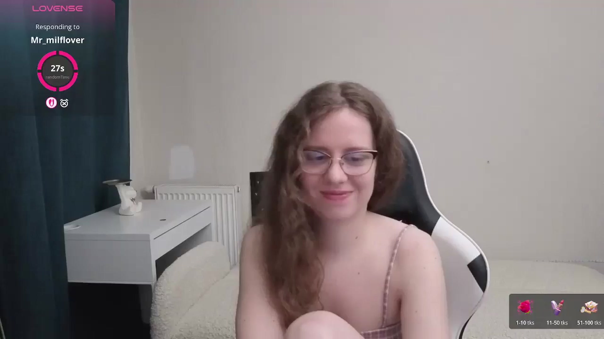 Gallery image thumbnail from BlueFlowerr's myfreecams stream on, 04/13/2026, 18:23 image 13 of 20
