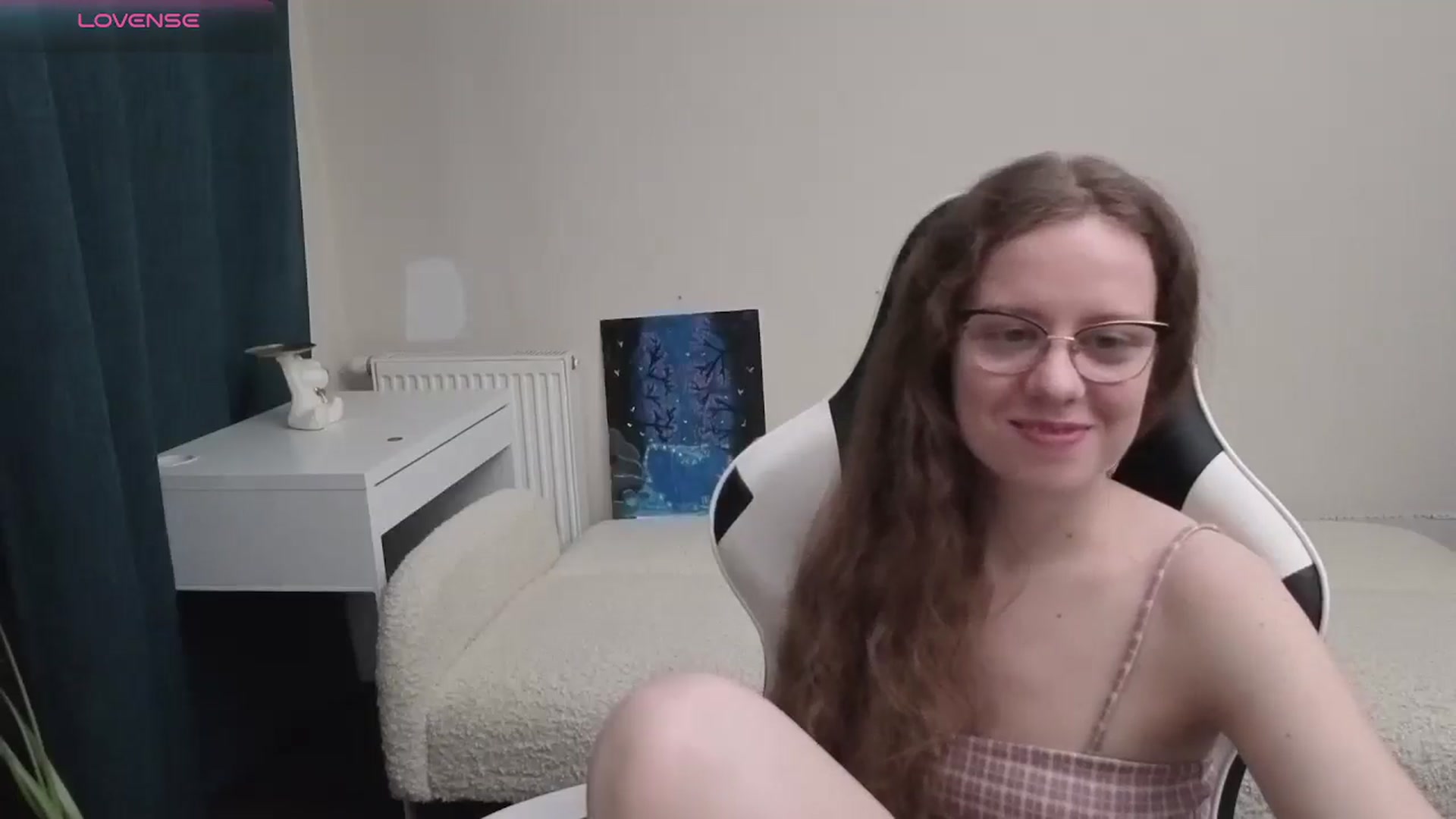 Gallery image thumbnail from BlueFlowerr's myfreecams stream on, 04/13/2026, 18:23 image 3 of 20