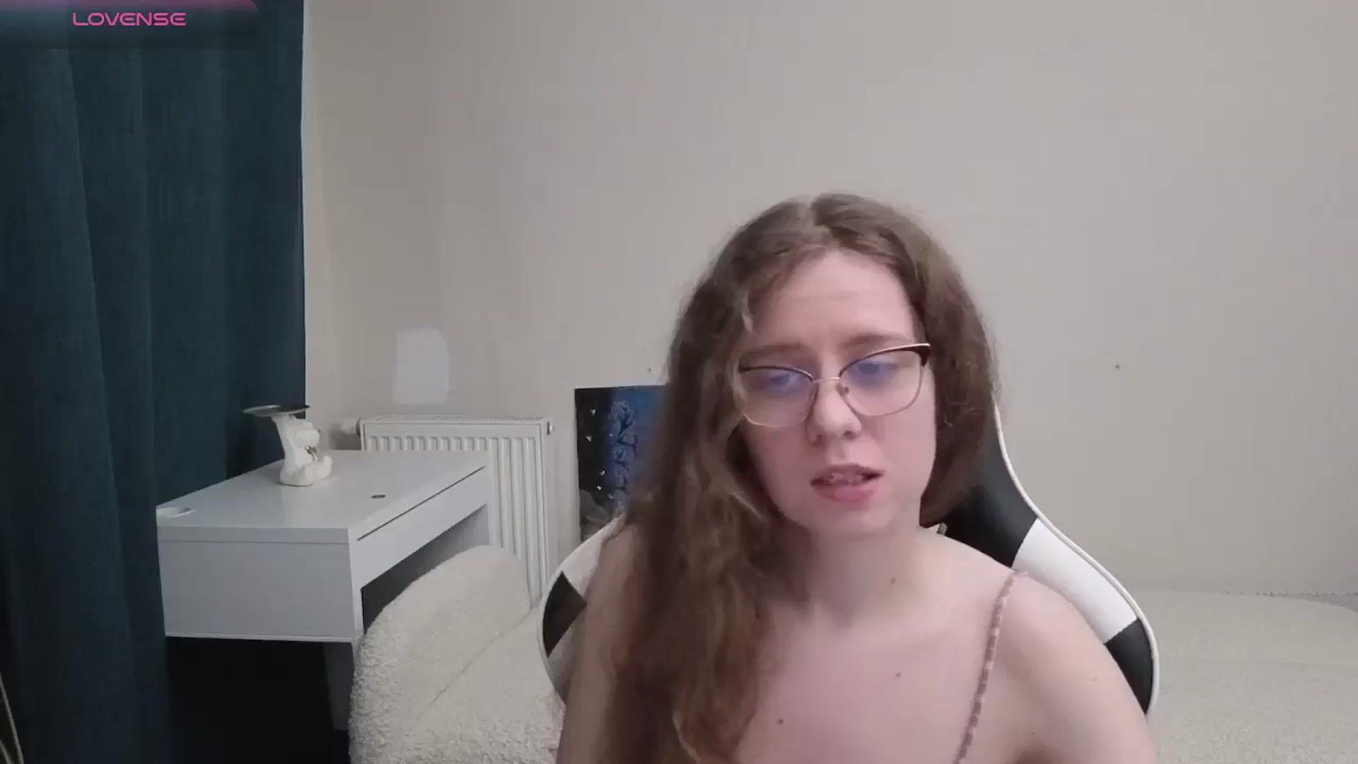 Gallery image thumbnail from BlueFlowerr's myfreecams stream on, 04/13/2026, 18:23 image 14 of 20
