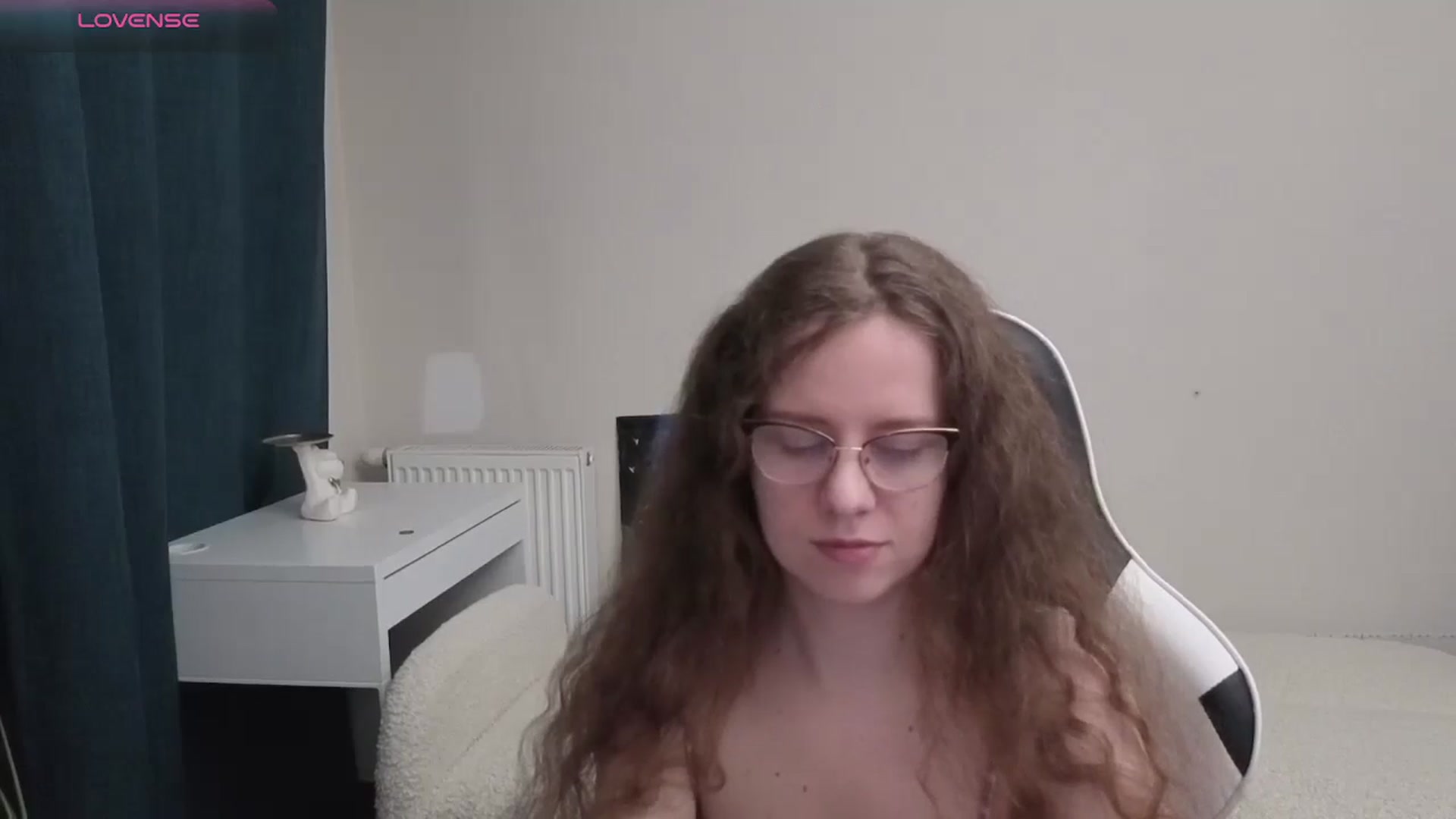 Gallery image thumbnail from BlueFlowerr's myfreecams stream on, 04/13/2026, 18:23 image 19 of 20