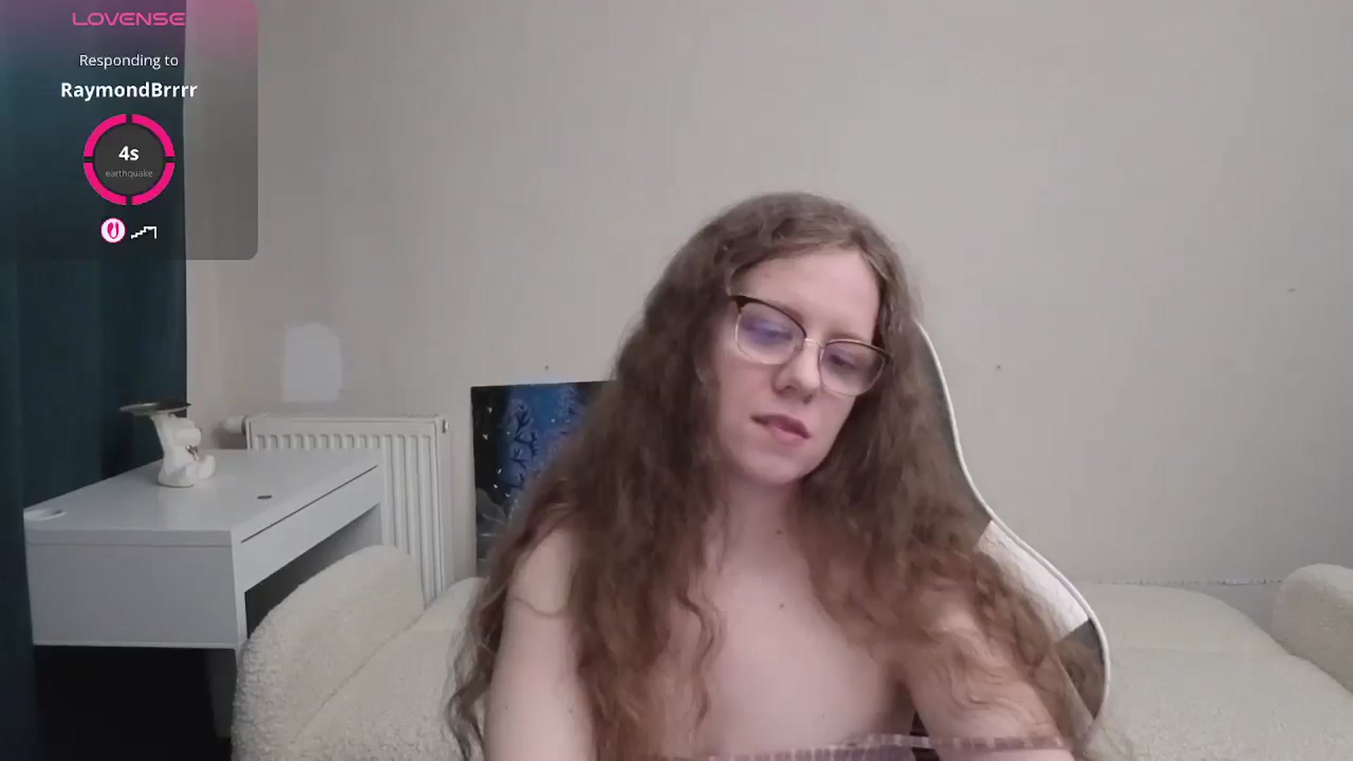 Gallery image thumbnail from BlueFlowerr's myfreecams stream on, 04/13/2026, 21:20 image 4 of 20