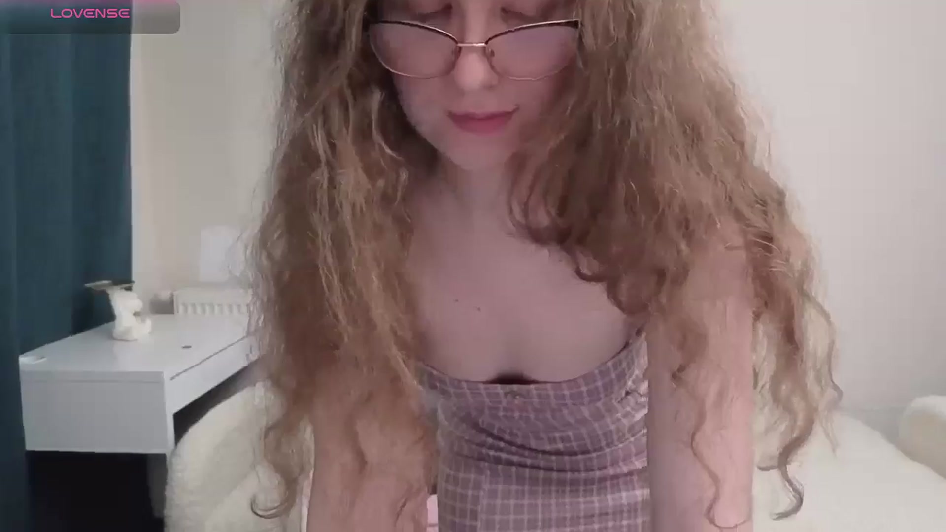 Gallery image thumbnail from BlueFlowerr's myfreecams stream on, 04/13/2026, 21:20 image 5 of 20