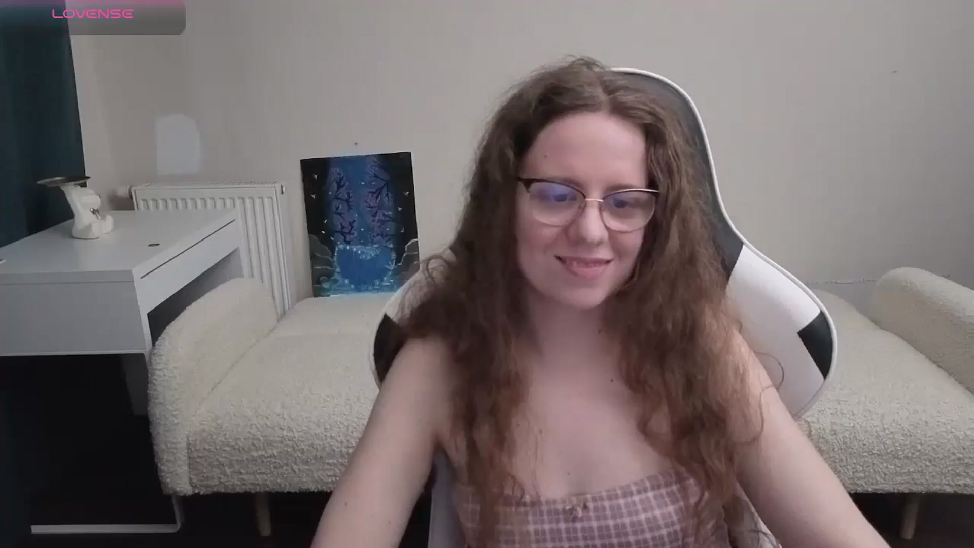 Gallery image thumbnail from BlueFlowerr's myfreecams stream on, 04/13/2026, 23:51 image 4 of 20