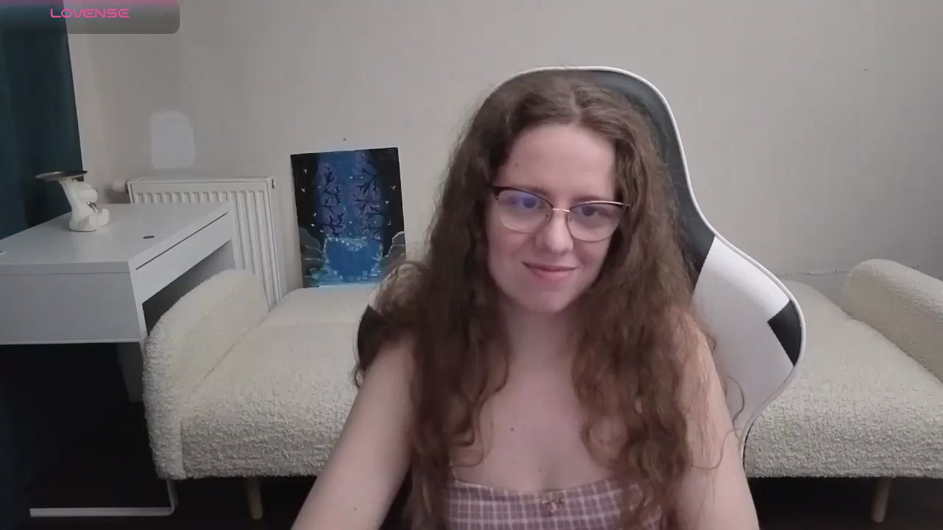 Gallery image thumbnail from BlueFlowerr's myfreecams stream on, 04/13/2026, 23:51 image 6 of 20