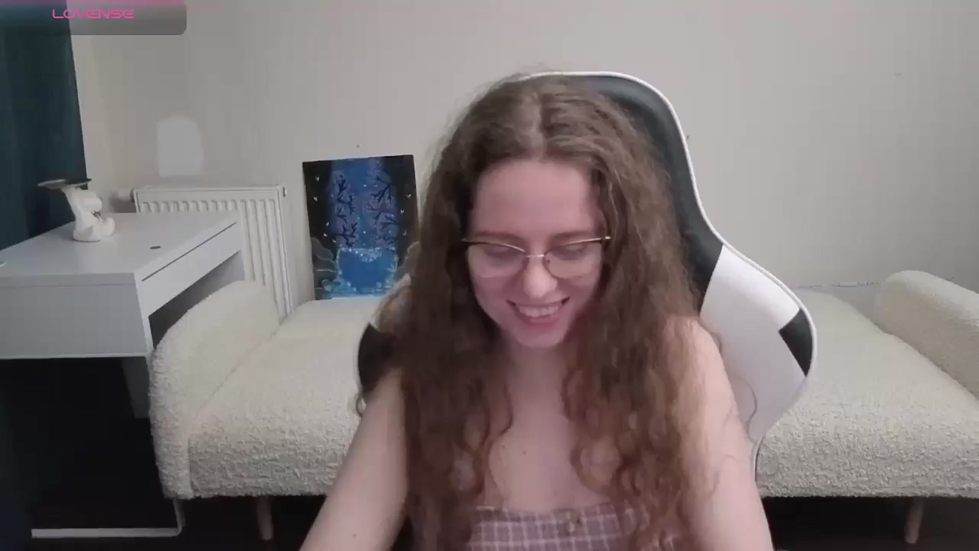 Gallery image thumbnail from BlueFlowerr's myfreecams stream on, 04/13/2026, 23:51 image 9 of 20