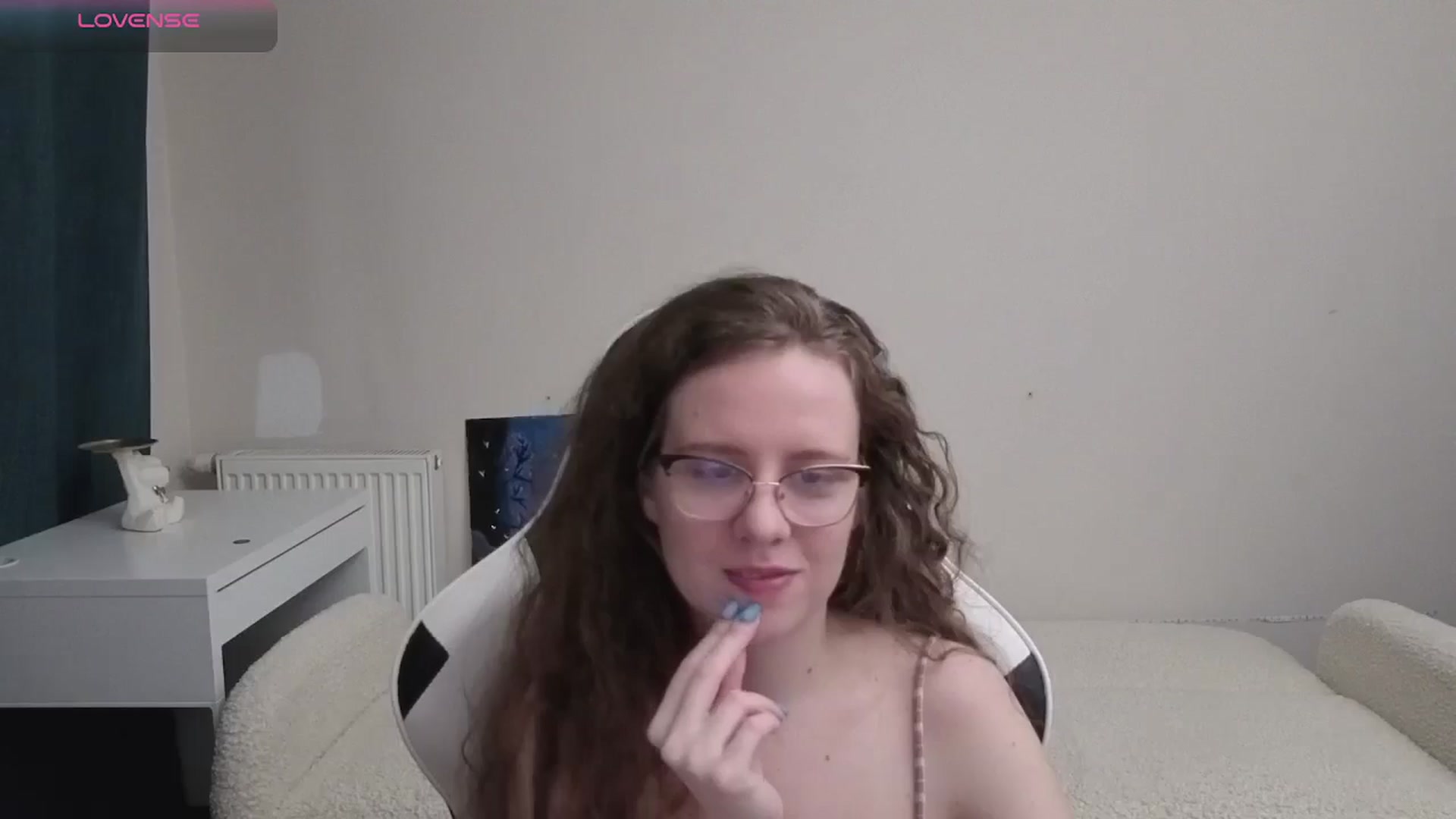 Gallery image thumbnail from BlueFlowerr's myfreecams stream on, 04/14/2026, 01:41 image 5 of 20