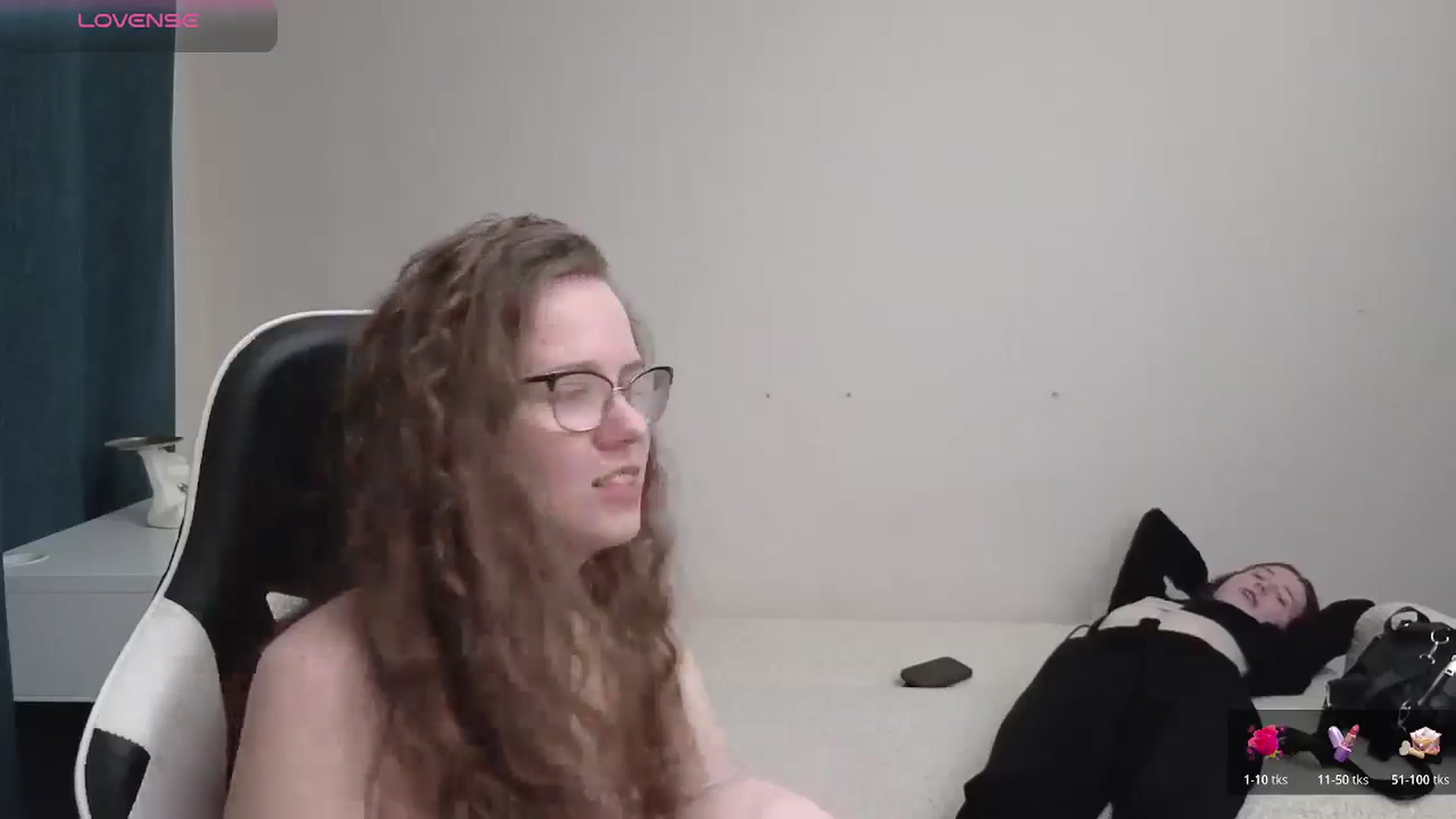 Gallery image thumbnail from BlueFlowerr's myfreecams stream on, 04/14/2026, 01:41 image 18 of 20