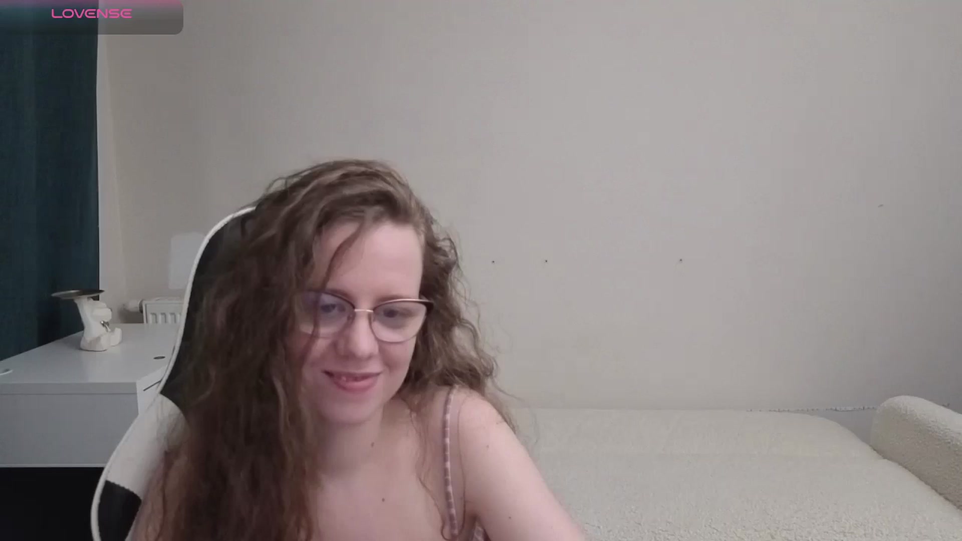 Gallery image thumbnail from BlueFlowerr's myfreecams stream on, 04/14/2026, 01:41 image 10 of 20