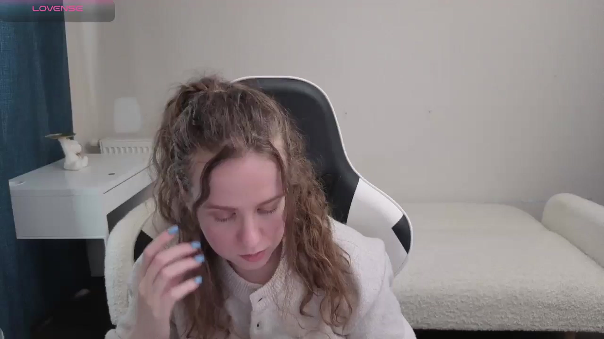 Gallery image thumbnail from BlueFlowerr's myfreecams stream on, 04/14/2026, 16:18 image 1 of 20