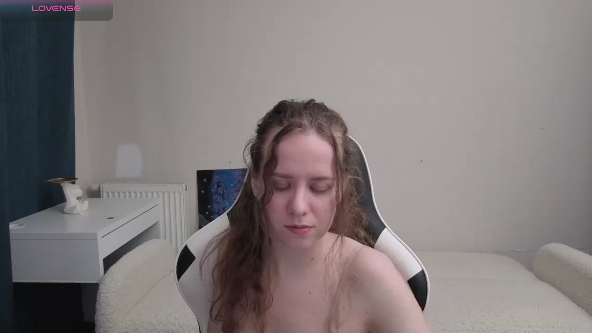 Gallery image thumbnail from BlueFlowerr's myfreecams stream on, 04/14/2026, 17:47 image 9 of 20