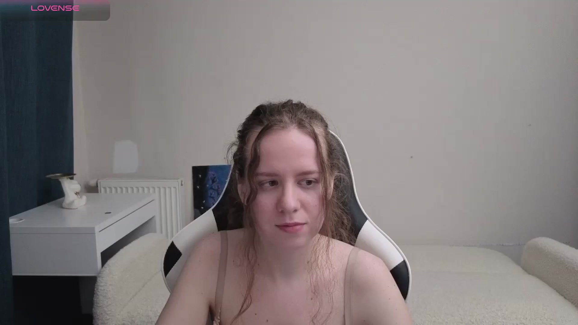 Gallery image thumbnail from BlueFlowerr's myfreecams stream on, 04/14/2026, 17:47 image 15 of 20