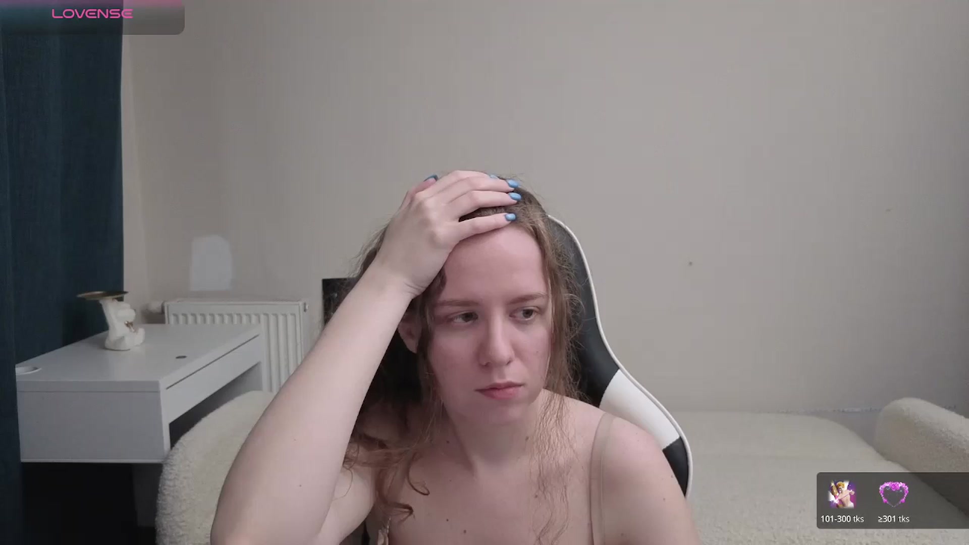 Gallery image thumbnail from BlueFlowerr's myfreecams stream on, 04/14/2026, 17:47 image 16 of 20
