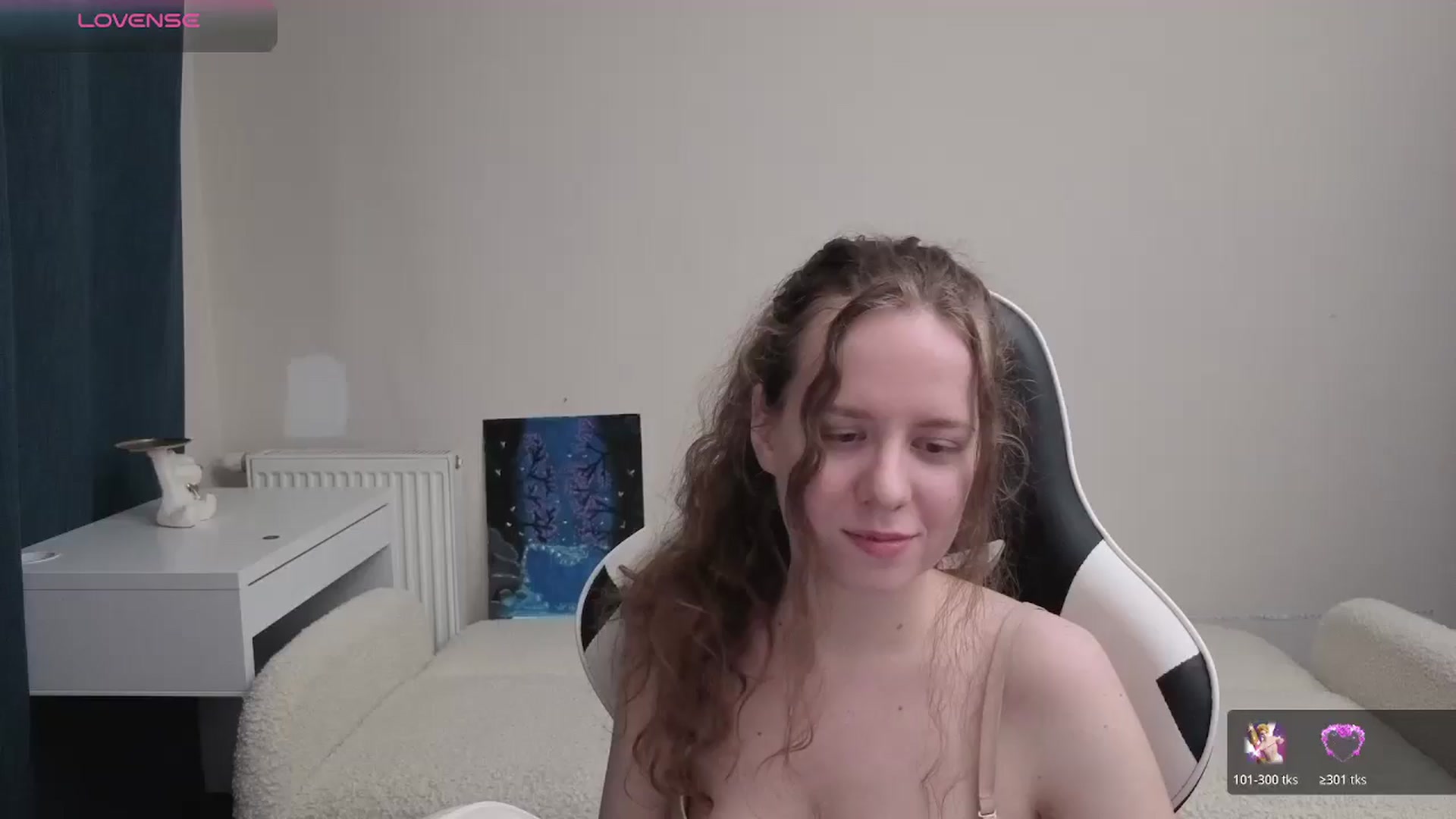 Gallery image thumbnail from BlueFlowerr's myfreecams stream on, 04/14/2026, 18:40 image 1 of 20