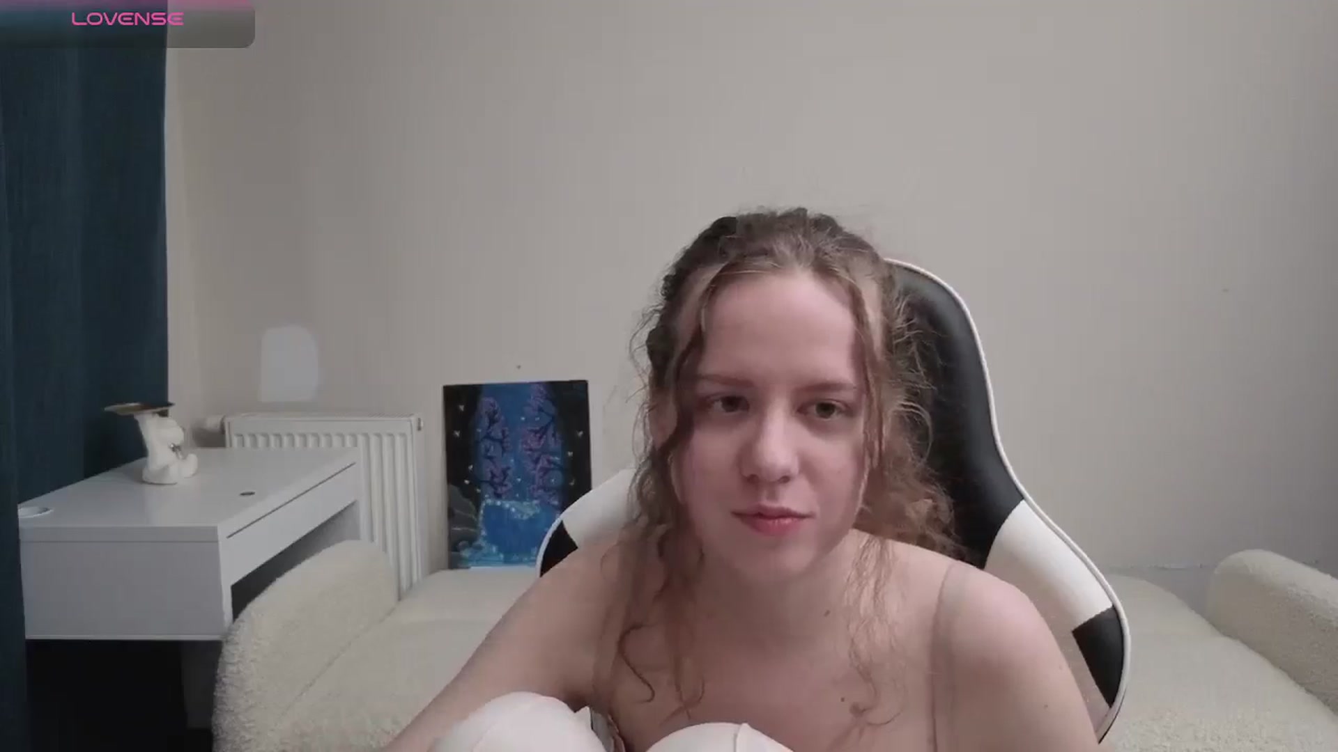 Gallery image thumbnail from BlueFlowerr's myfreecams stream on, 04/14/2026, 18:40 image 16 of 20