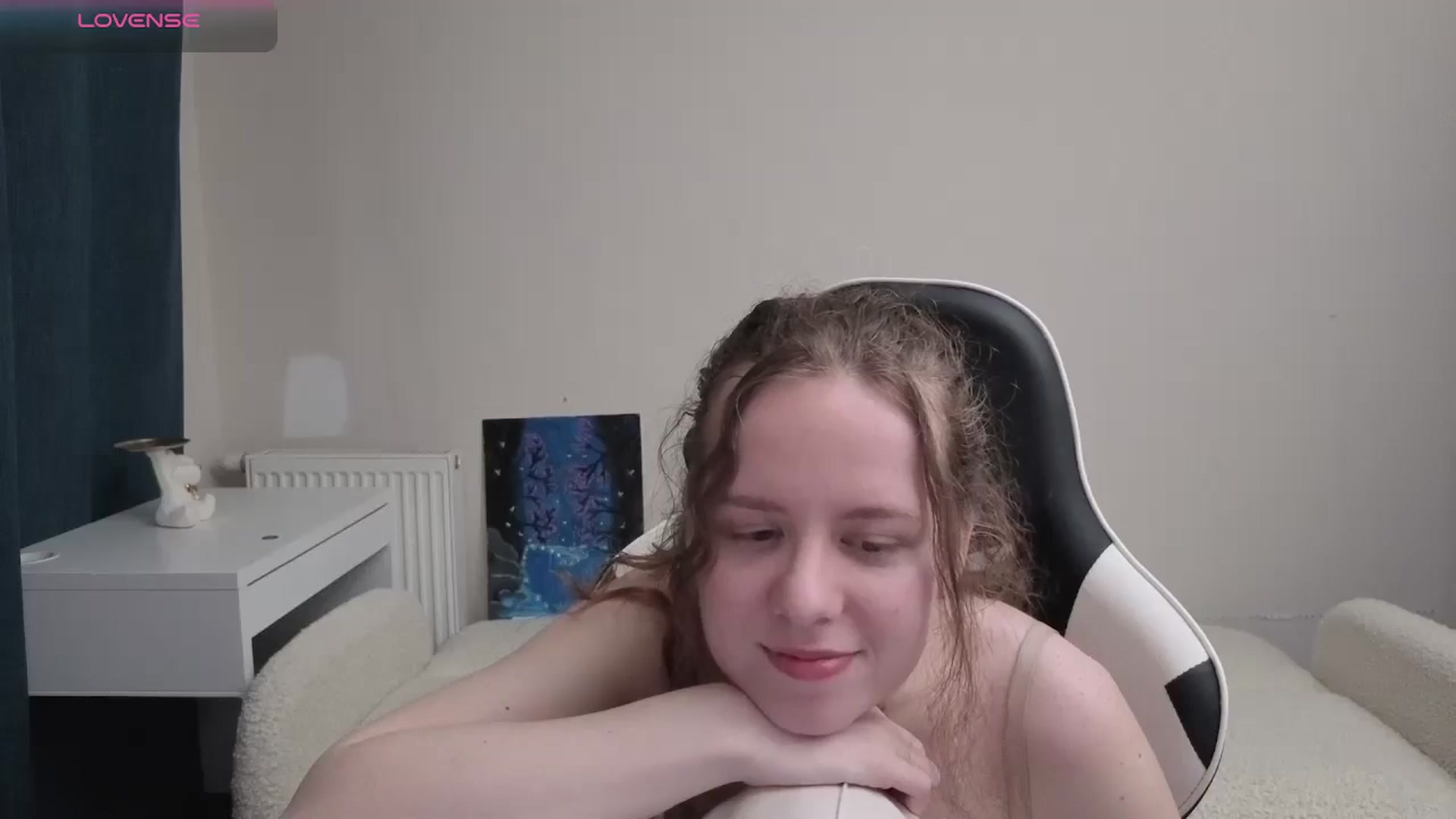 Gallery image thumbnail from BlueFlowerr's myfreecams stream on, 04/14/2026, 18:40 image 8 of 20
