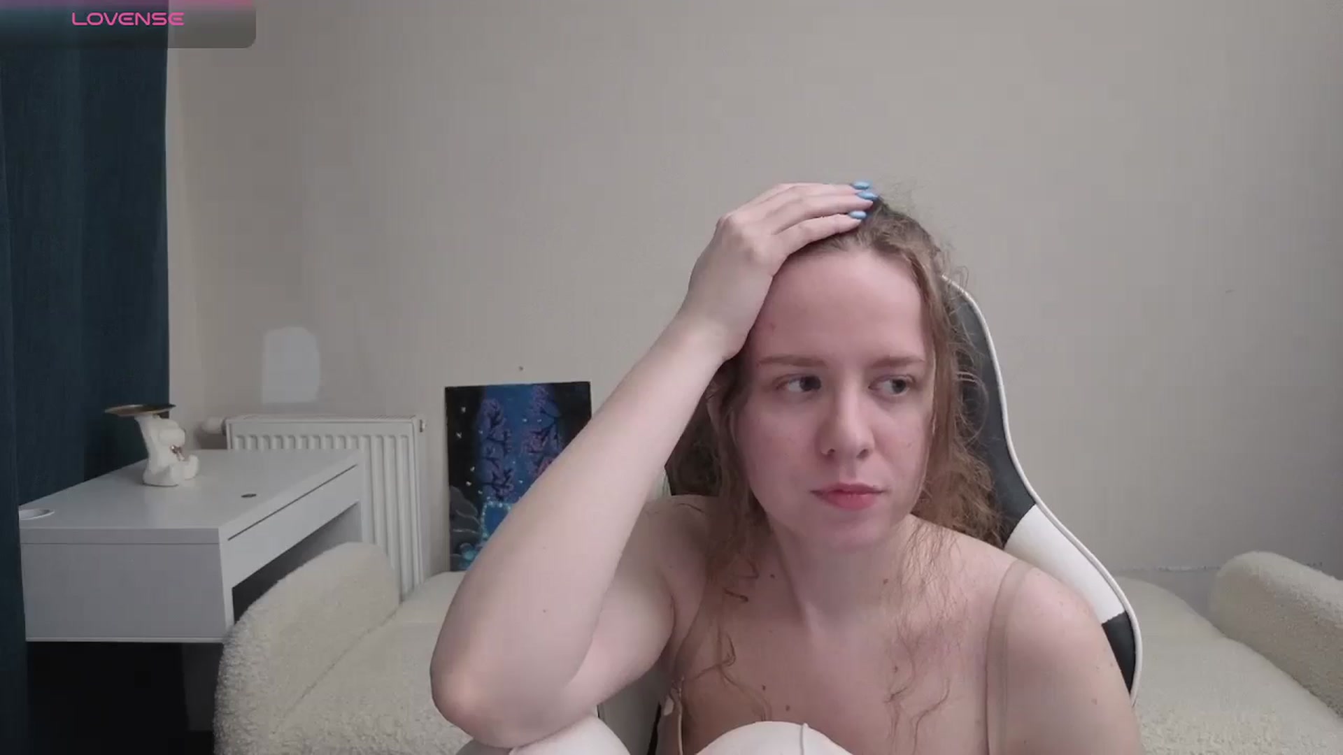 Gallery image thumbnail from BlueFlowerr's myfreecams stream on, 04/14/2026, 18:40 image 20 of 20