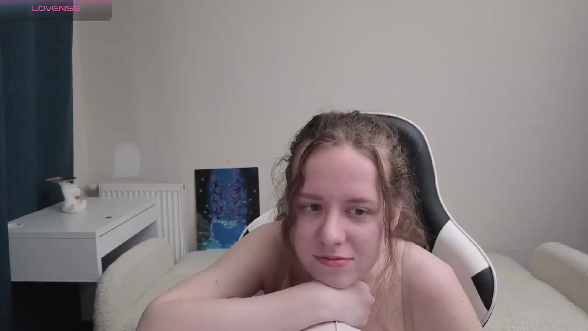 Gallery image thumbnail from BlueFlowerr's myfreecams stream on, 04/14/2026, 18:40 image 6 of 20