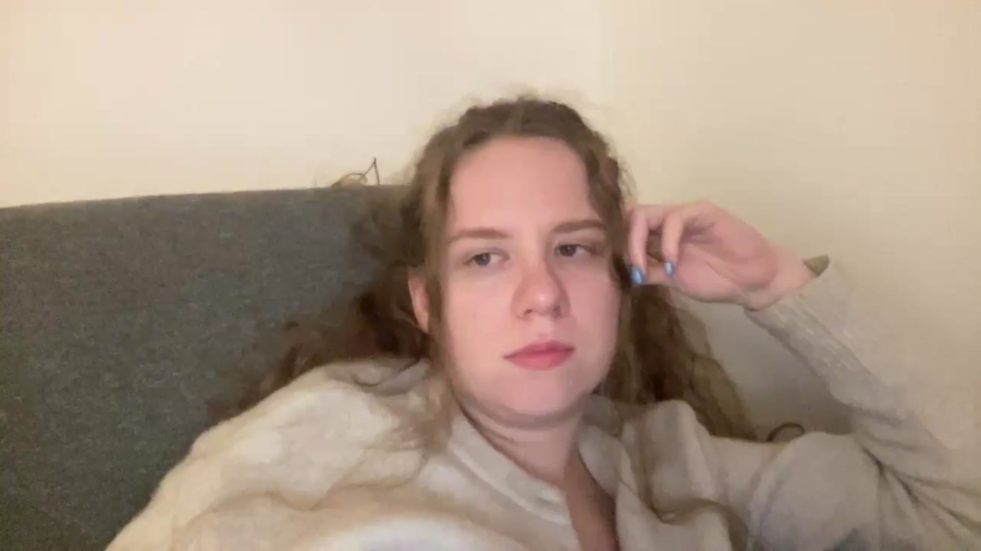 Gallery image thumbnail from BlueFlowerr's myfreecams stream on, 04/15/2026, 03:22 image 15 of 20