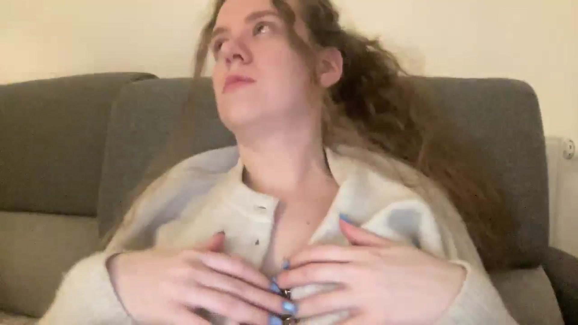 Gallery image thumbnail from BlueFlowerr's myfreecams stream on, 04/15/2026, 03:22 image 14 of 20