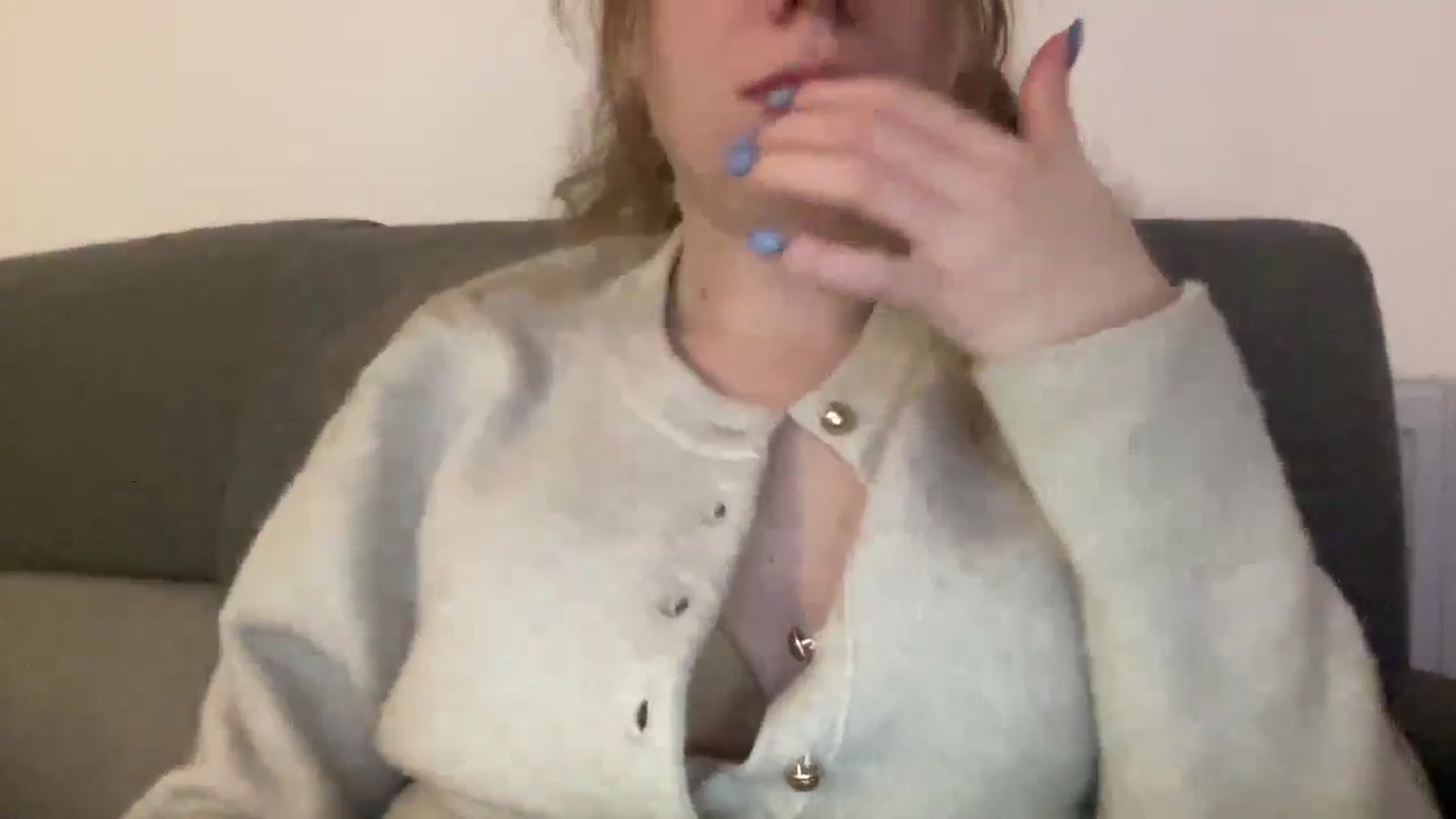 Gallery image thumbnail from BlueFlowerr's myfreecams stream on, 04/15/2026, 03:22 image 8 of 20